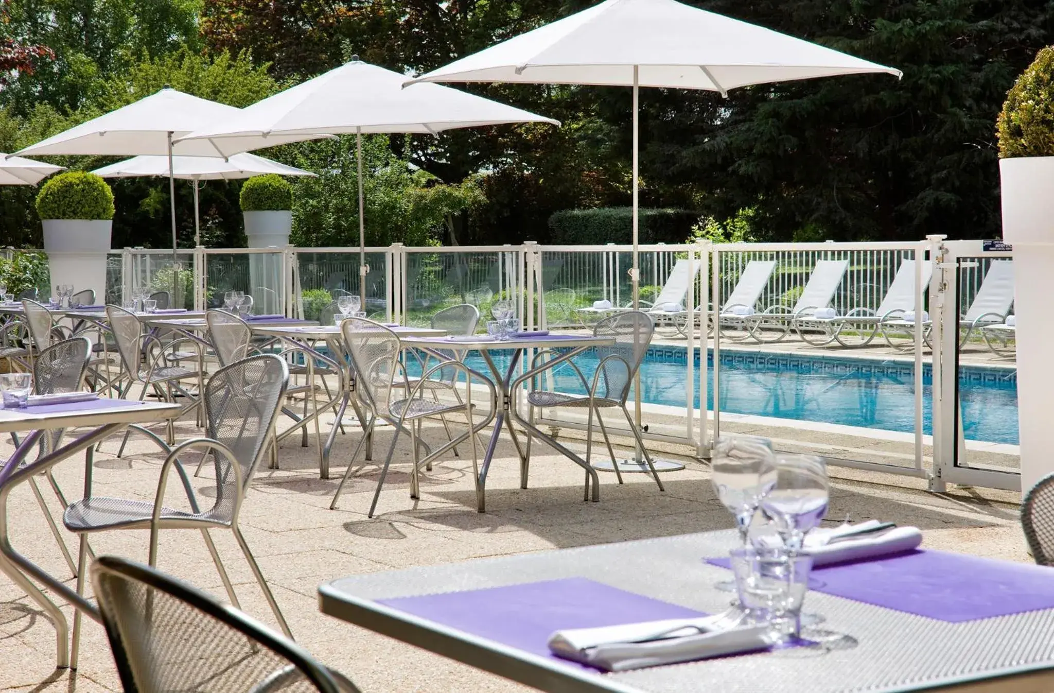 Balcony/Terrace, Restaurant/Places to Eat in Novotel Poissy Orgeval