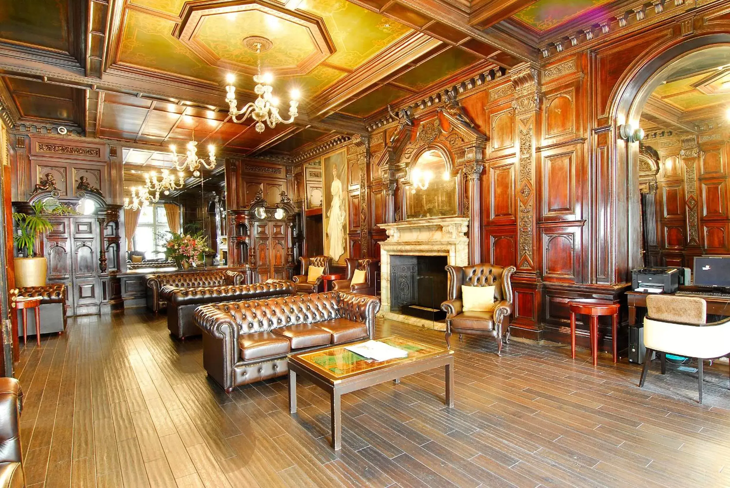 Lounge or bar in Grand Royale London Hyde Park