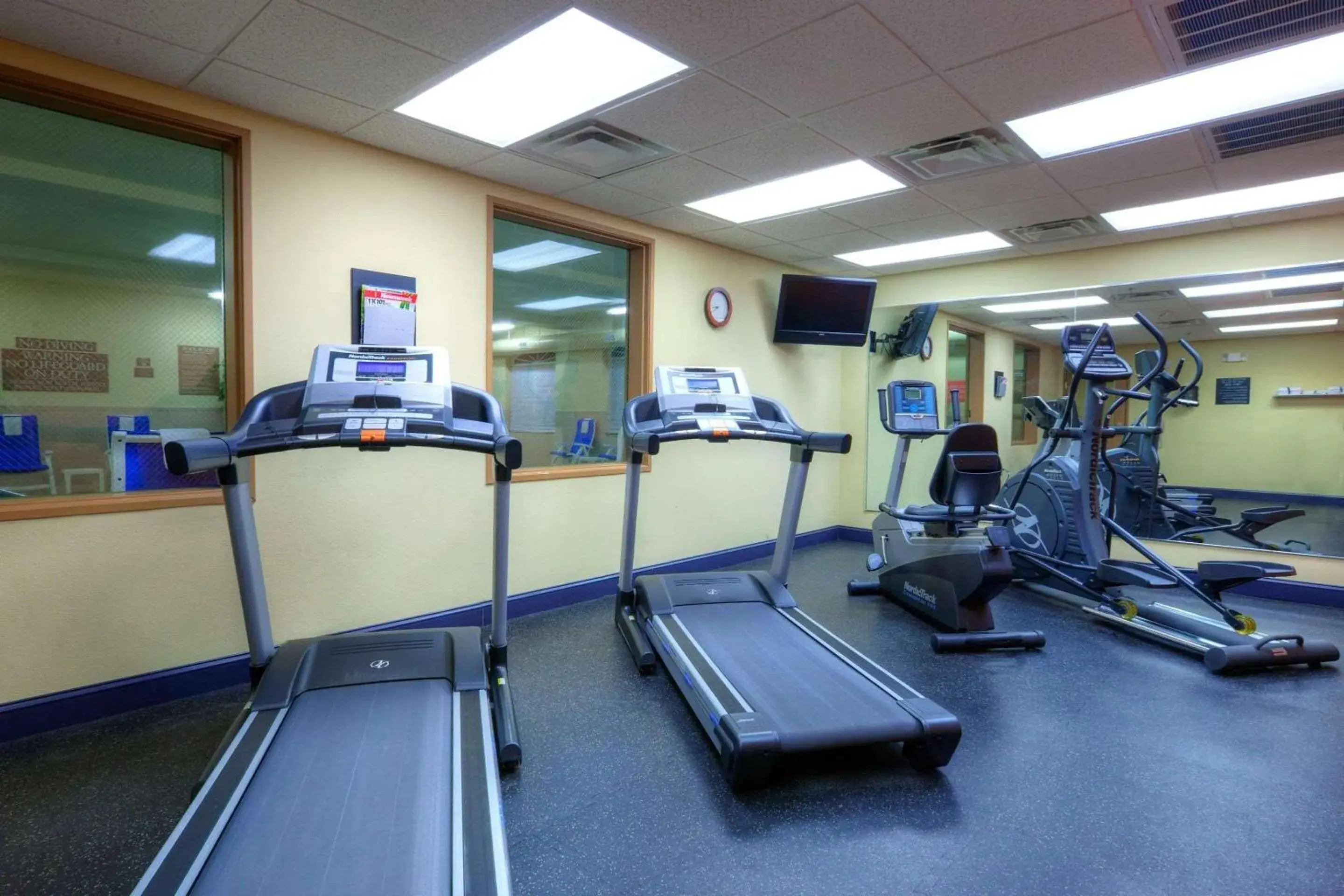 Fitness centre/facilities, Fitness Center/Facilities in Country Inn & Suites by Radisson, Emporia, VA