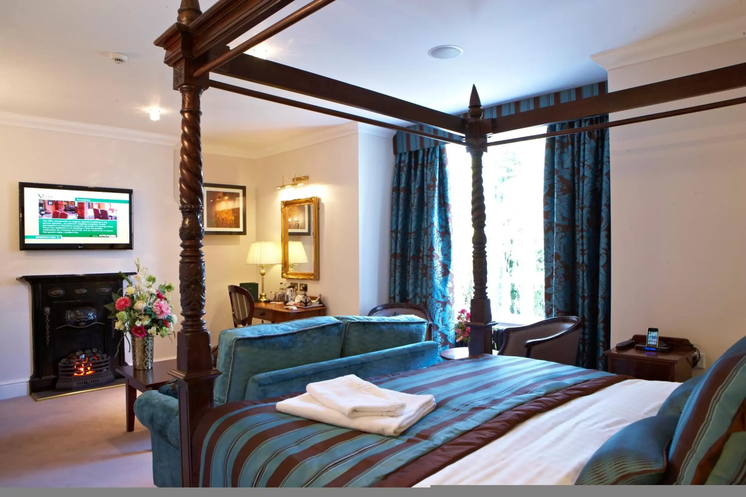 Day, Bed in The Villa Country House Hotel