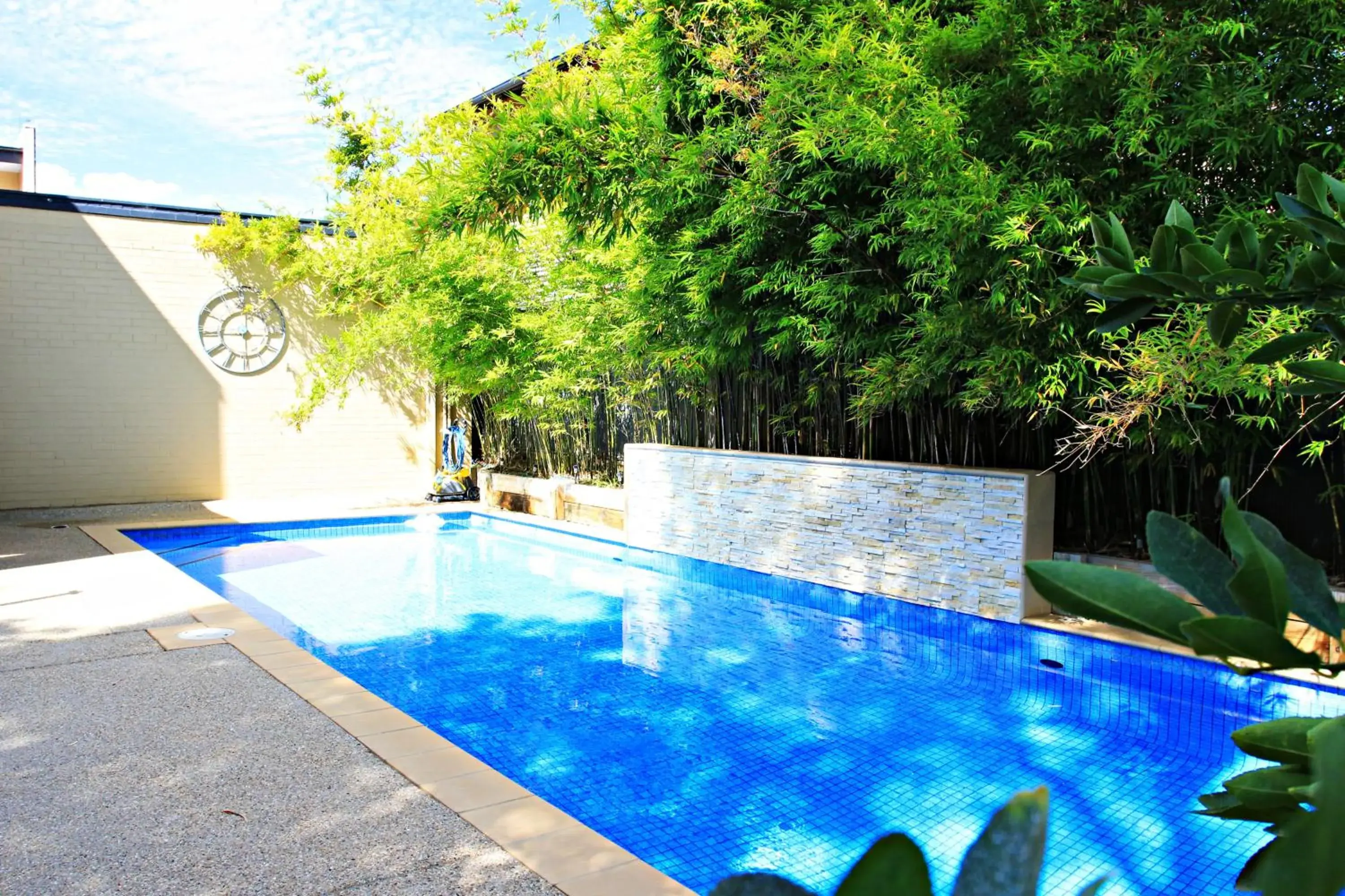 Swimming Pool in CocknBull Boutique Hotel Echuca