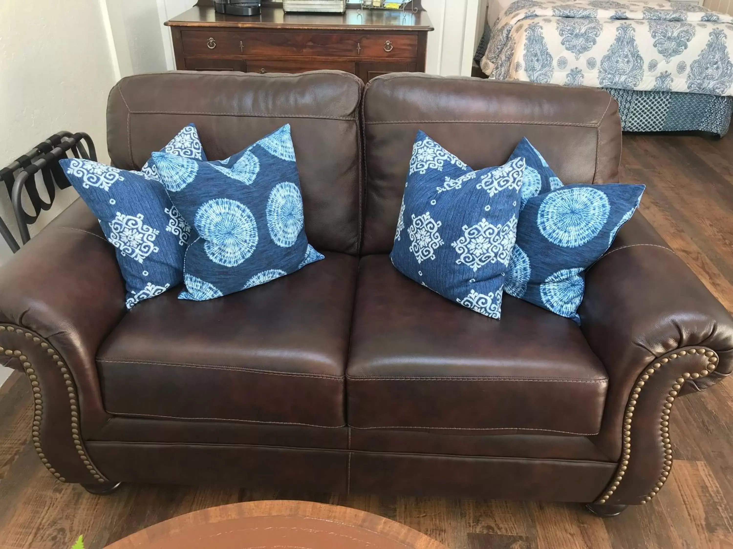 Seating Area in Bandon Marina Inn