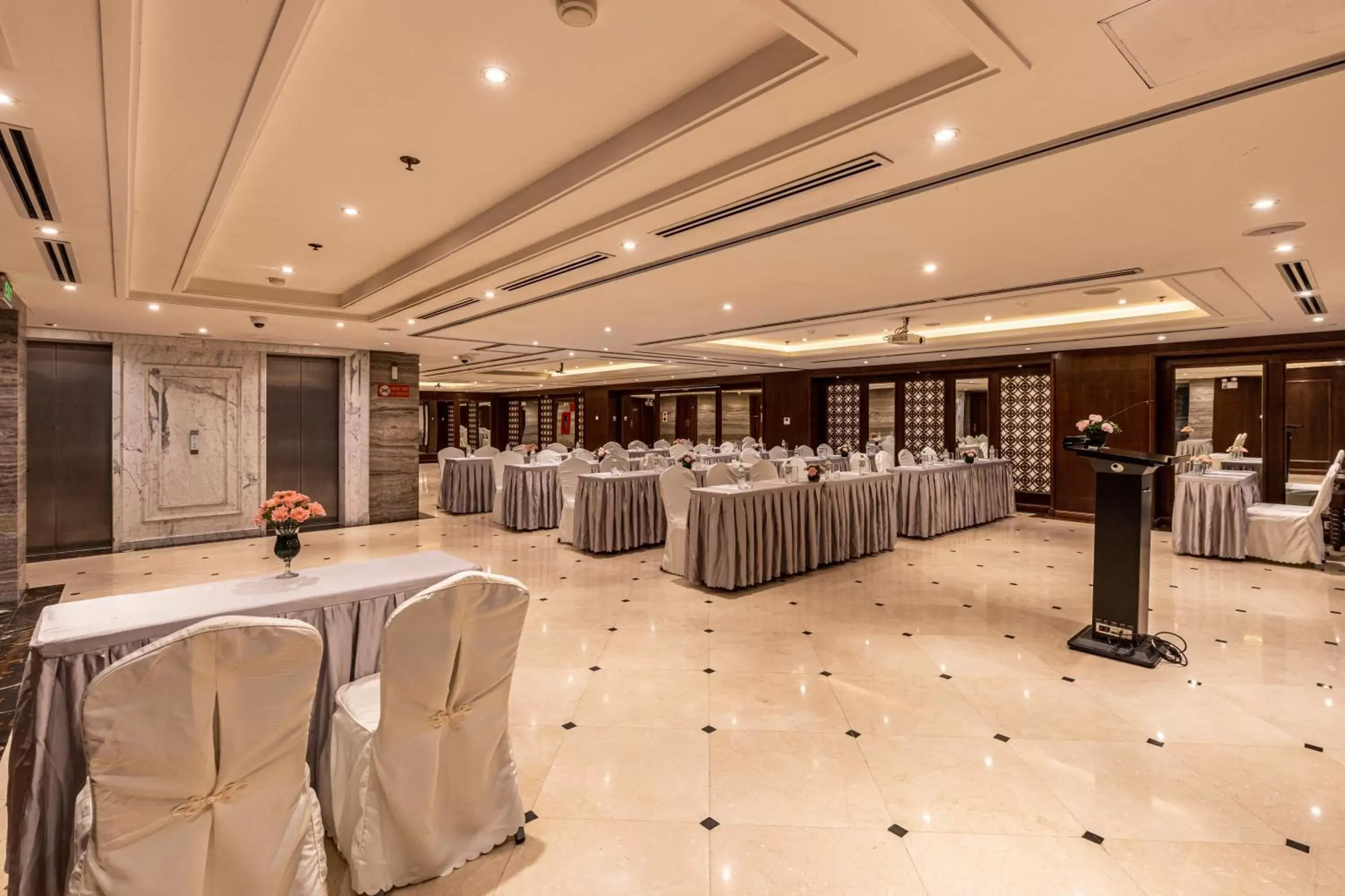 Meeting/conference room, Banquet Facilities in The Lapis Hotel