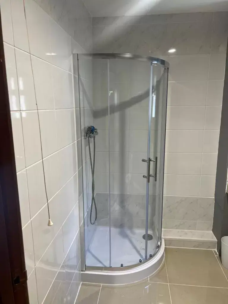 Shower, Bathroom in Stay Inn Express