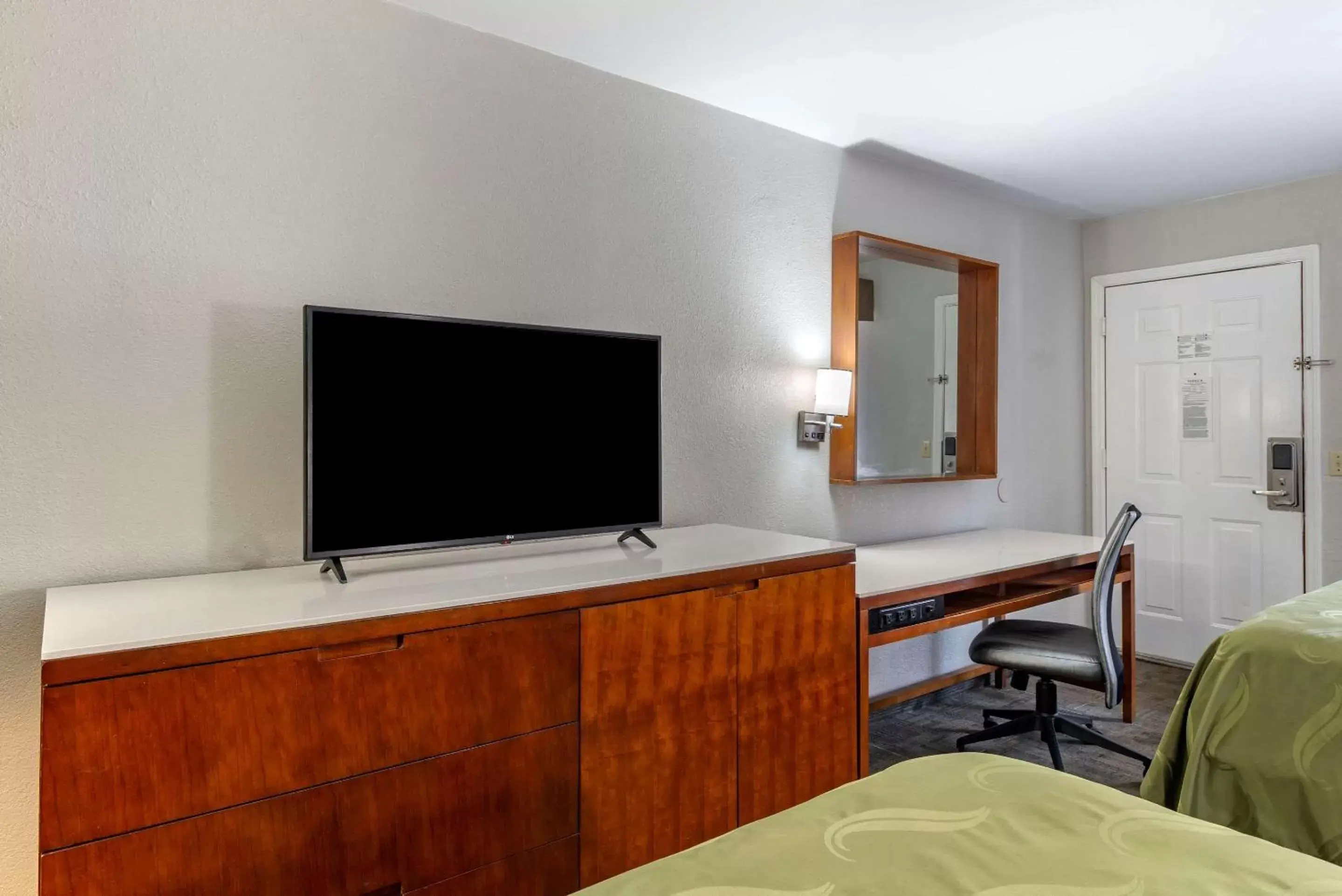 Bedroom in Quality Inn Covington Bedroom in Quality Inn Covington