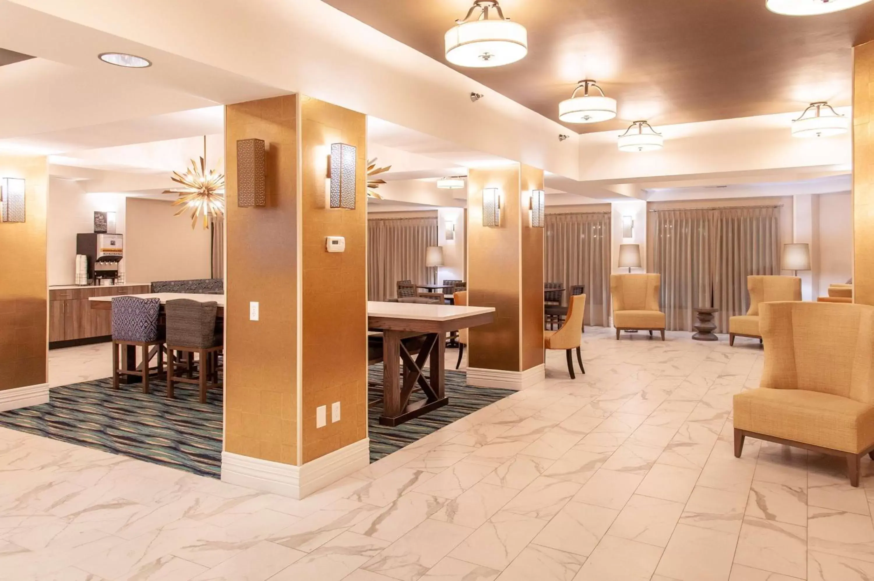 Lobby or reception, Restaurant/Places to Eat in Hampton Inn & Suites Jackson Coliseum