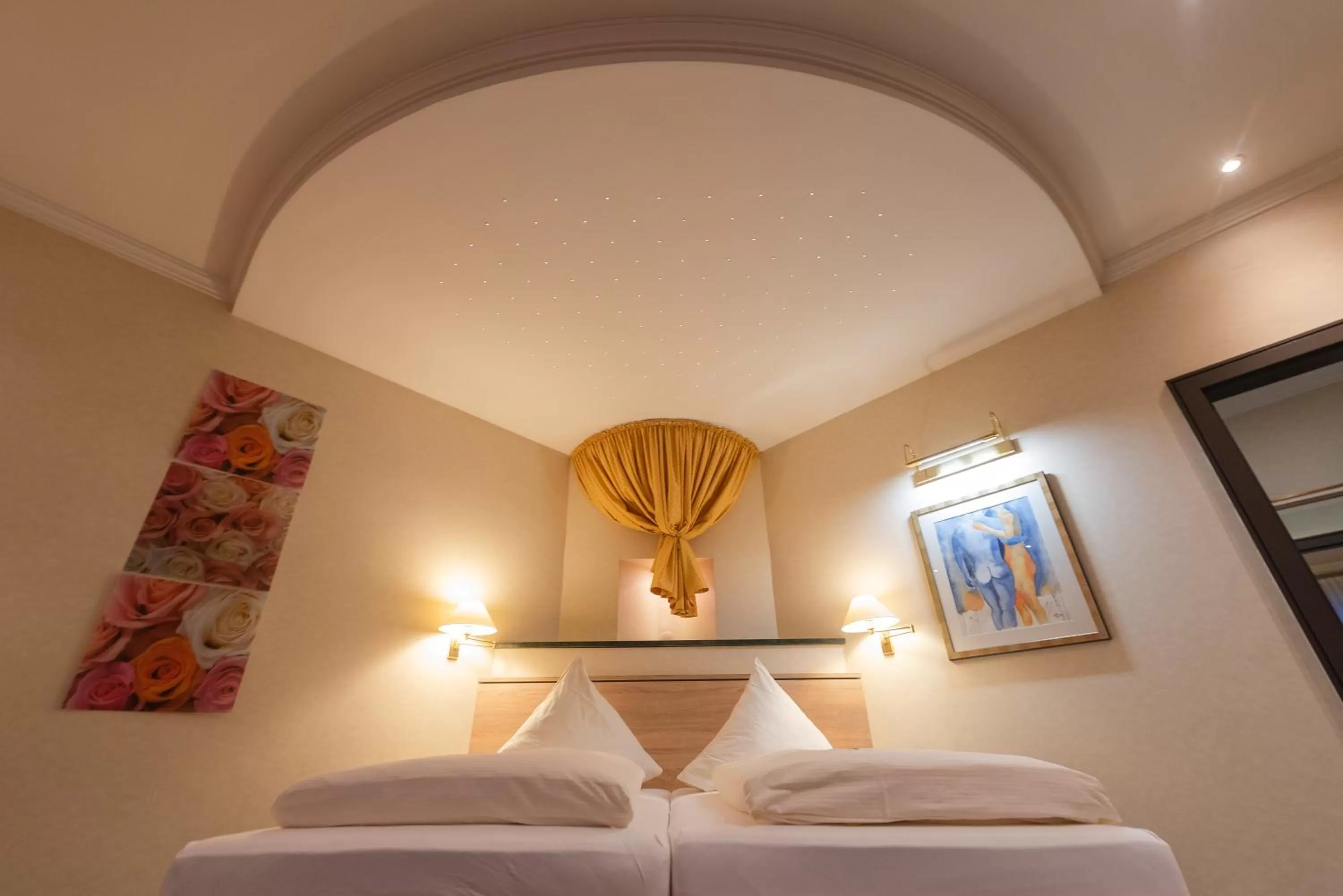 Photo of the whole room, Bed in Hotel am Schloss