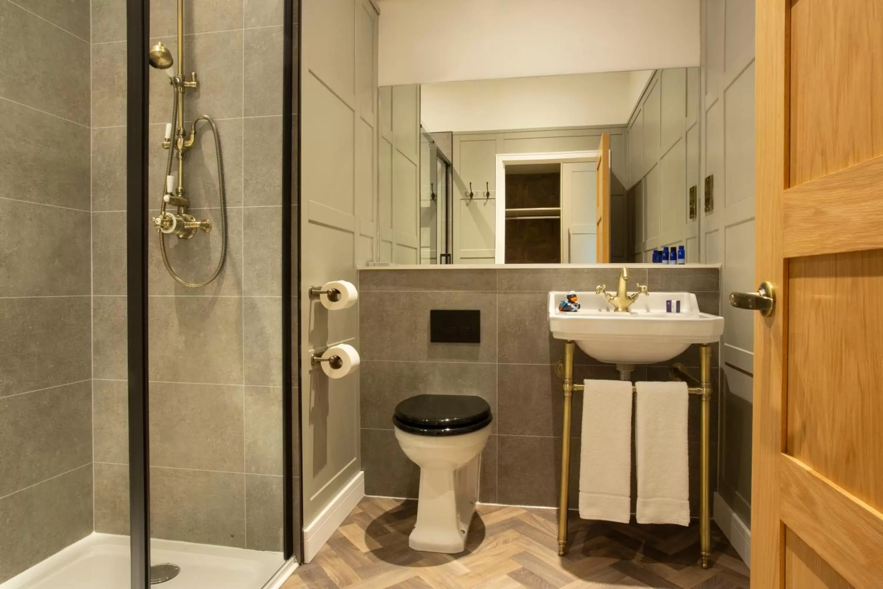 Shower, Bathroom in Dundonald Links