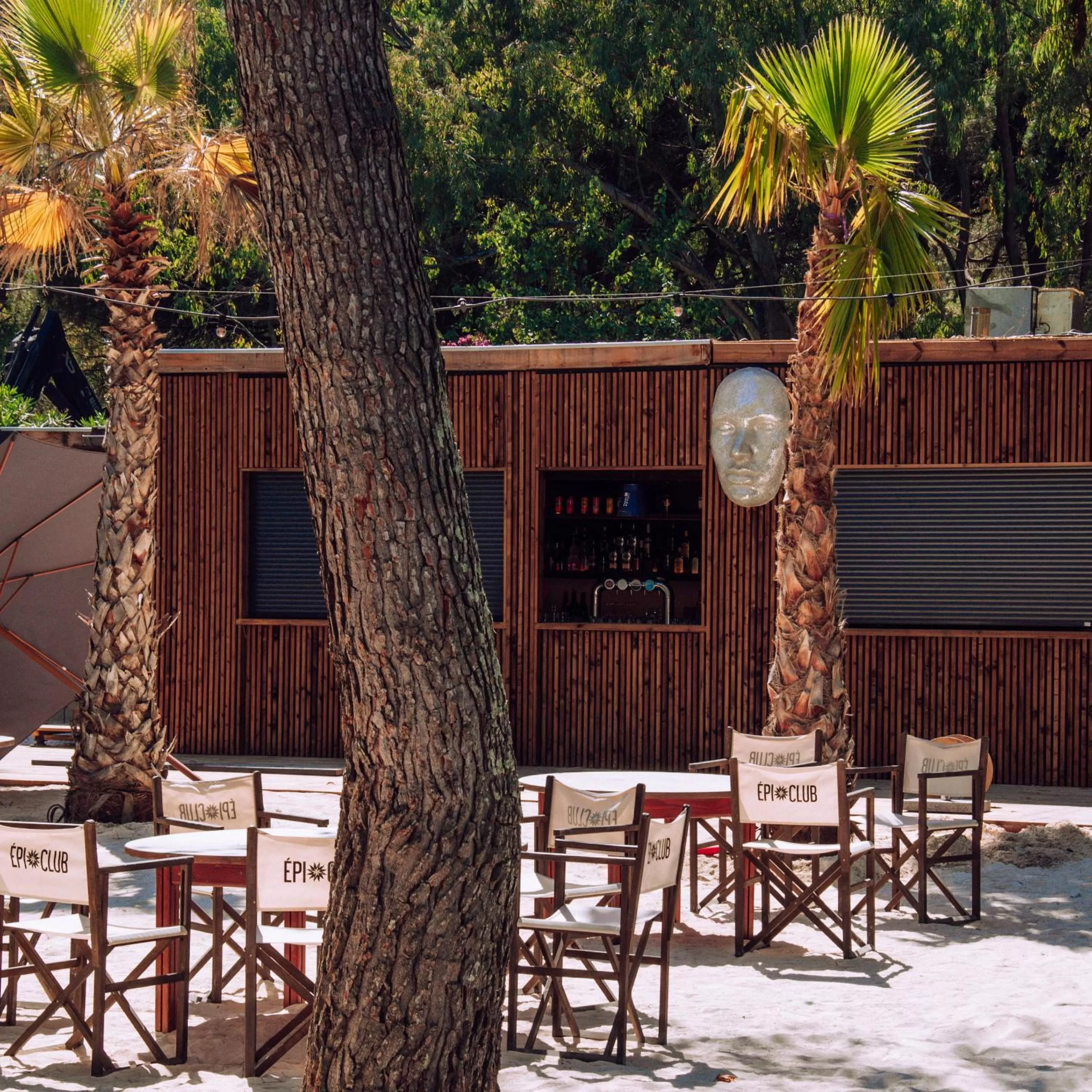 Restaurant/places to eat in Marina Hôtel Club