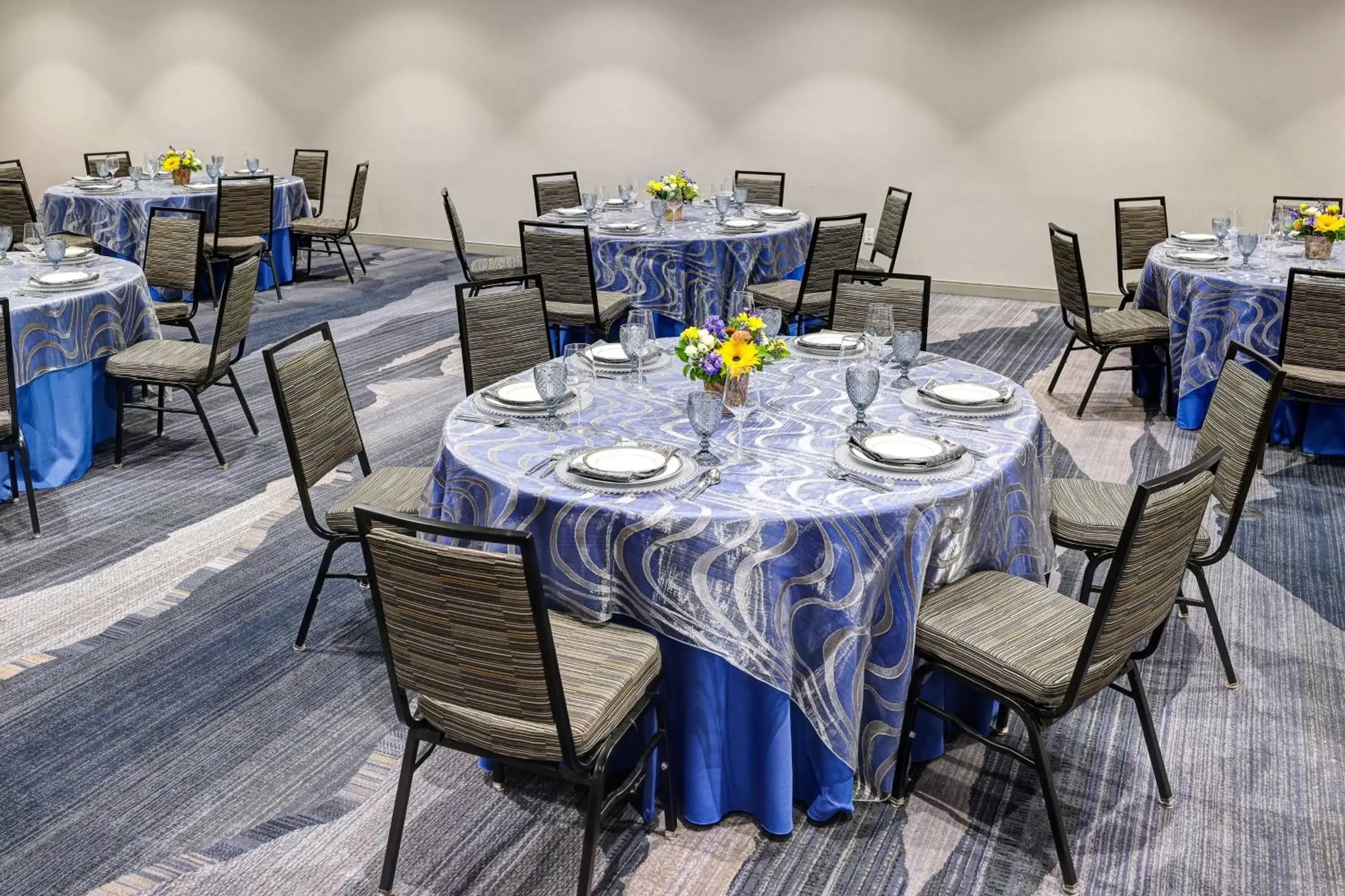 Meeting/conference room, Restaurant/Places to Eat in Boulder Marriott