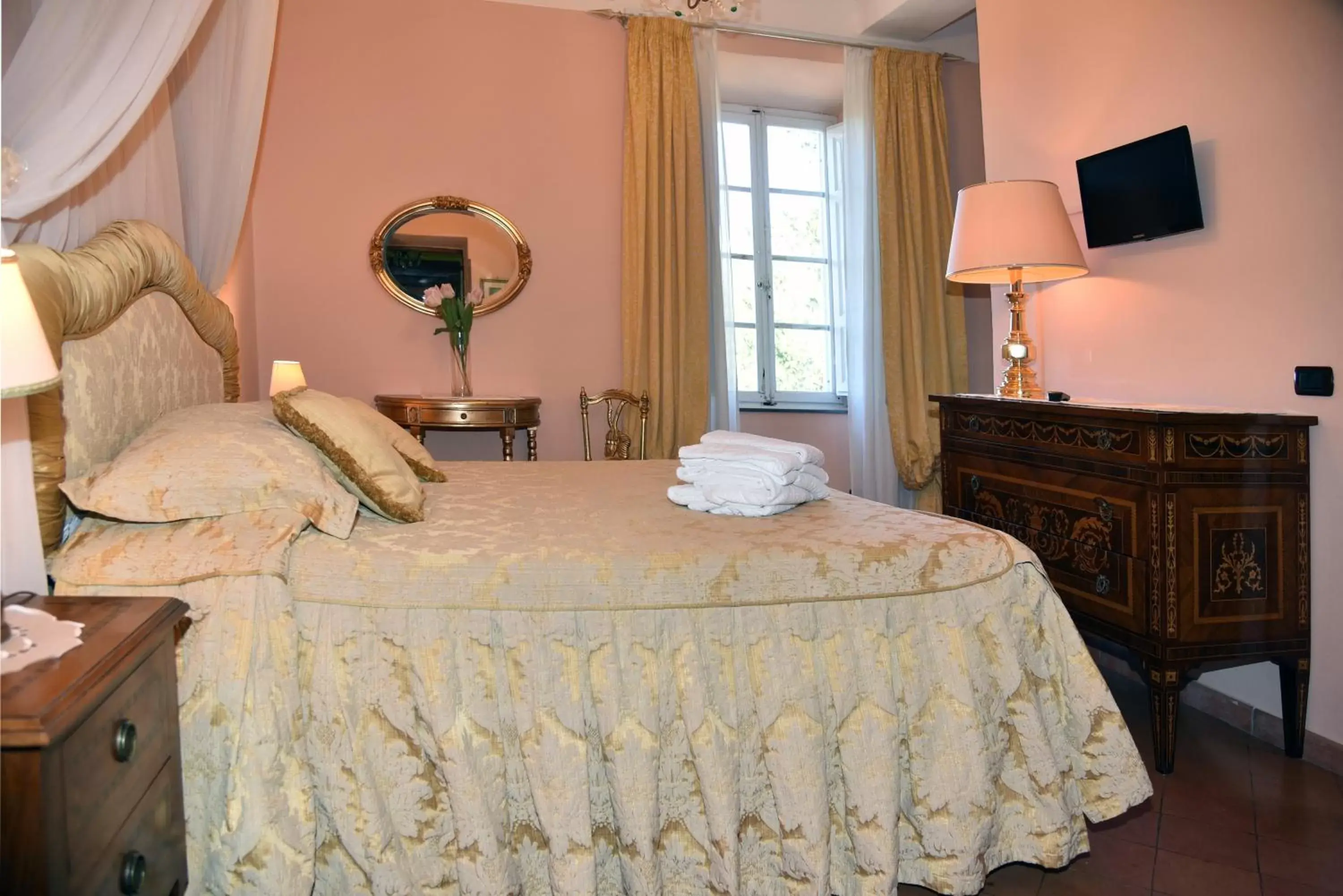 Photo of the whole room, Bed in Villa Belvedere