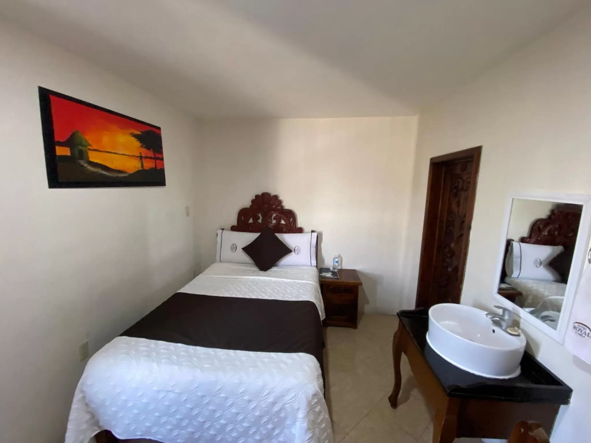 Photo of the whole room, Bed in Hotel Royal Puebla