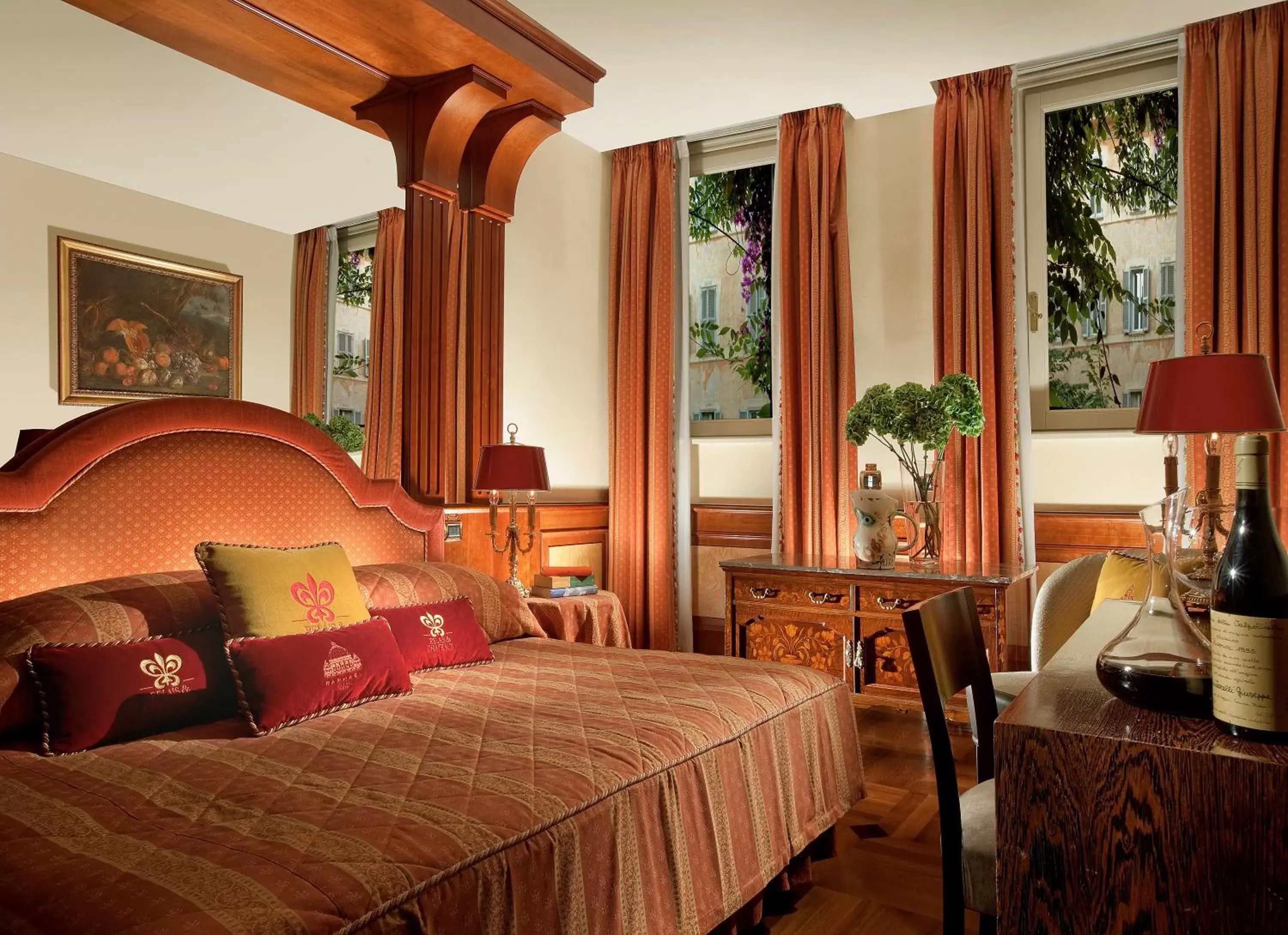 Bed in Bio Hotel Raphael - Relais & Châteaux