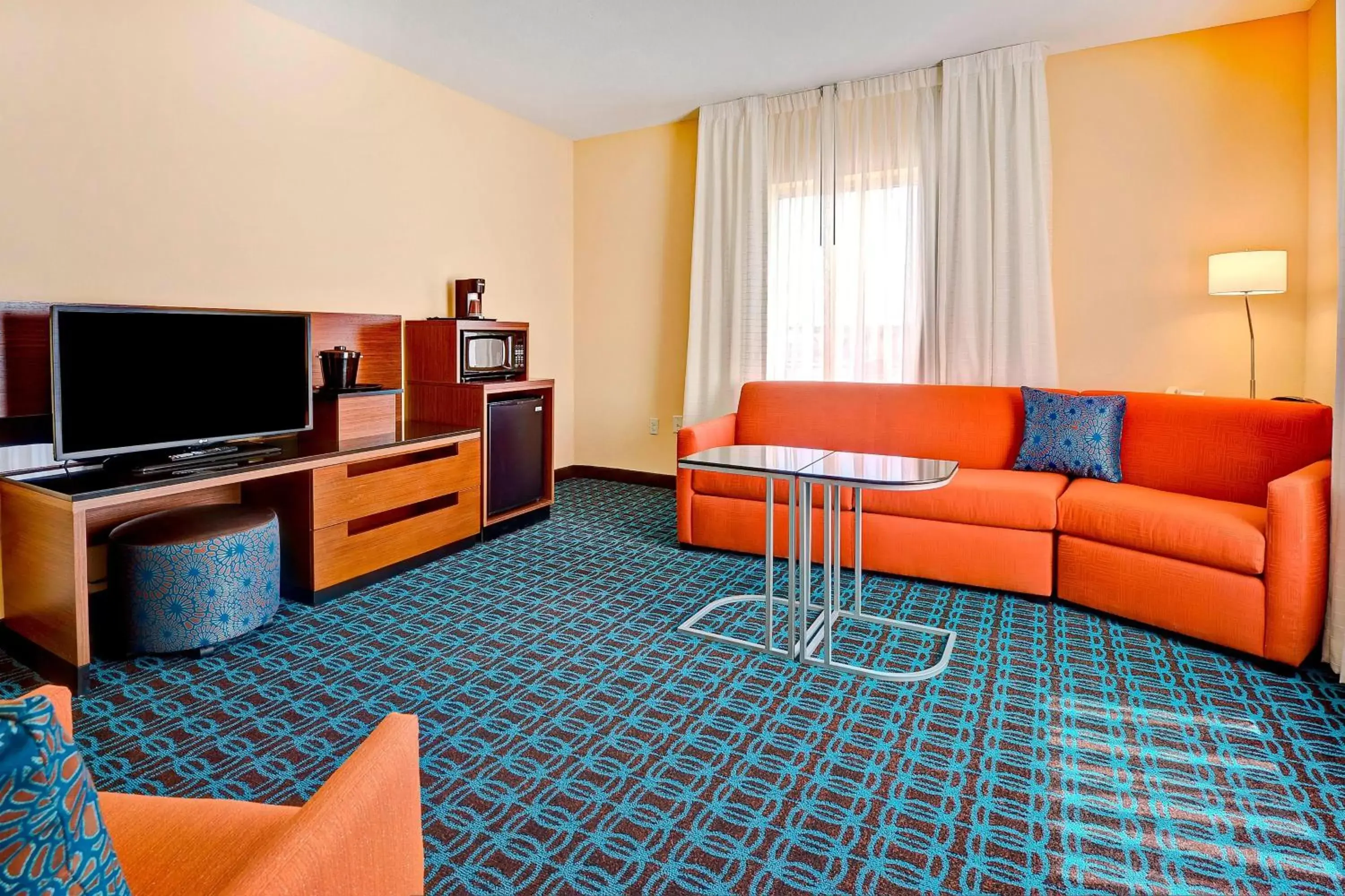 Living room, Seating Area in Fairfield Inn and Suites by Marriott Durham Southpoint