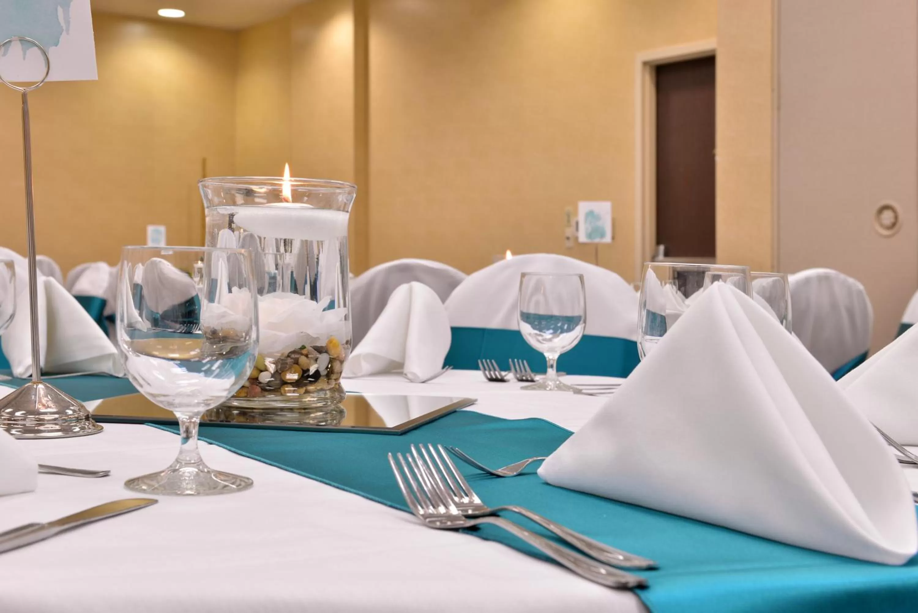 Meeting/conference room in Holiday Inn Madison at The American Center by IHG