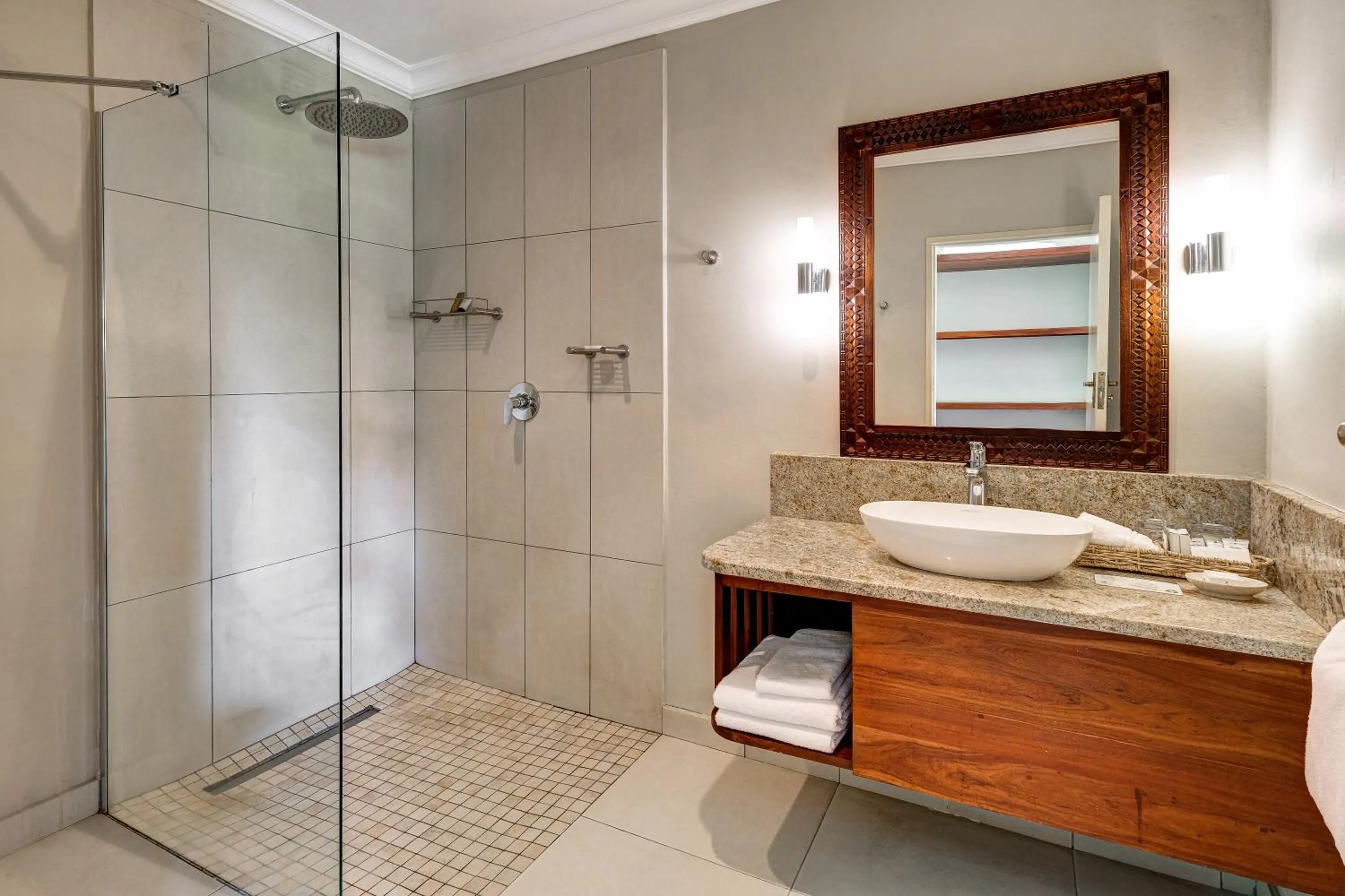 Bathroom in Ilala Lodge Hotel