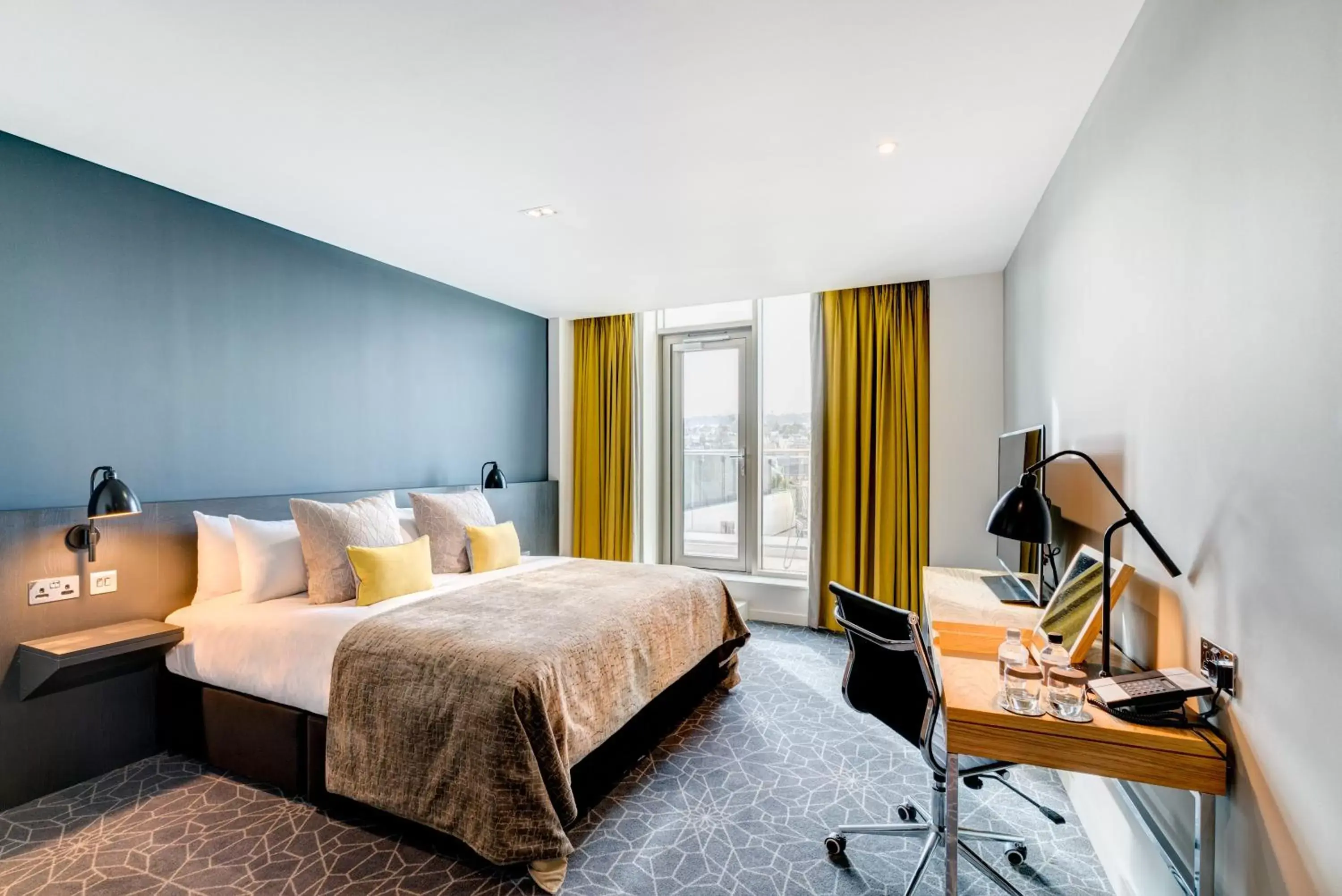 Bedroom in Apex City of Bath Hotel