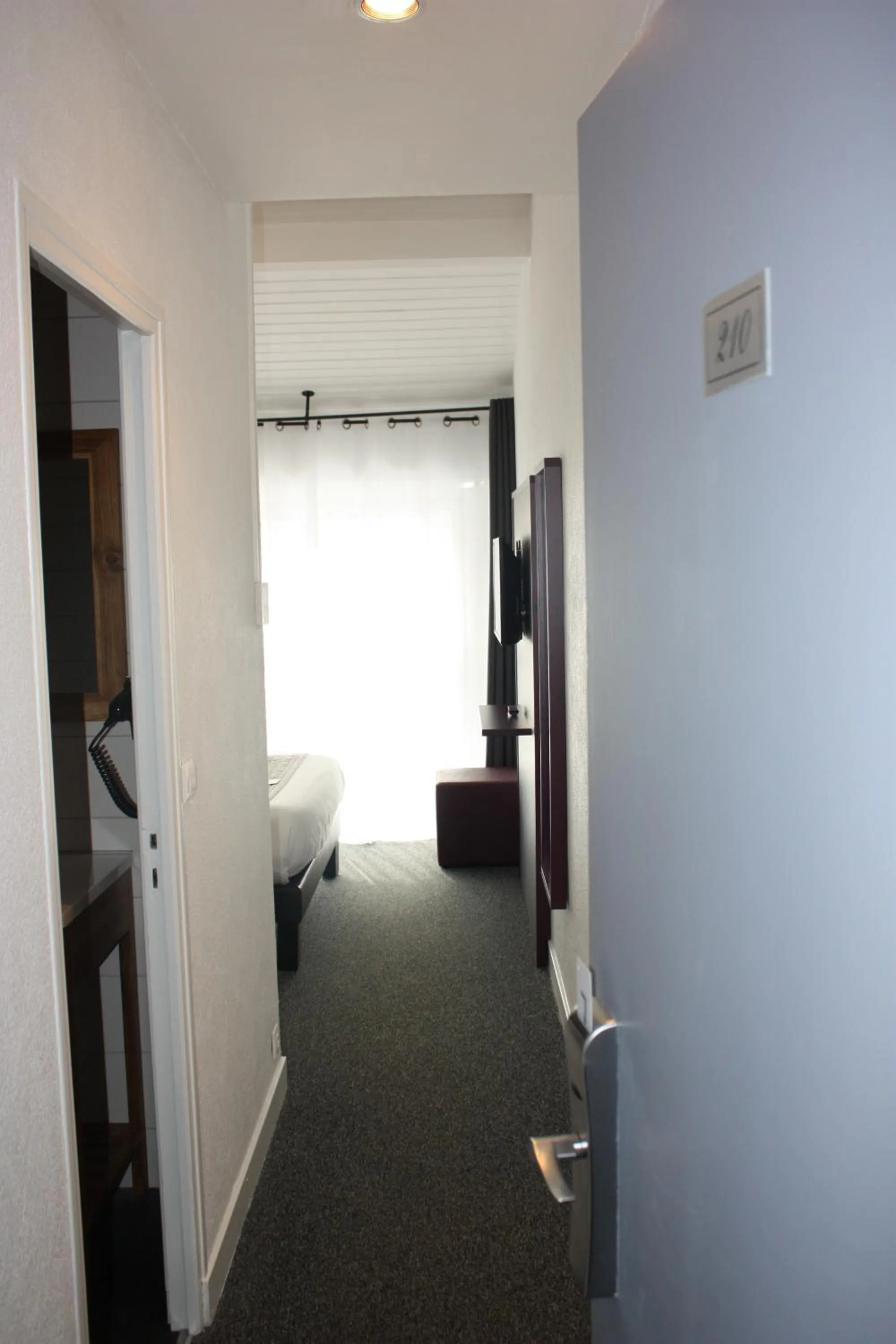 Day in Logis Hôtel Restaurant La Citadelle