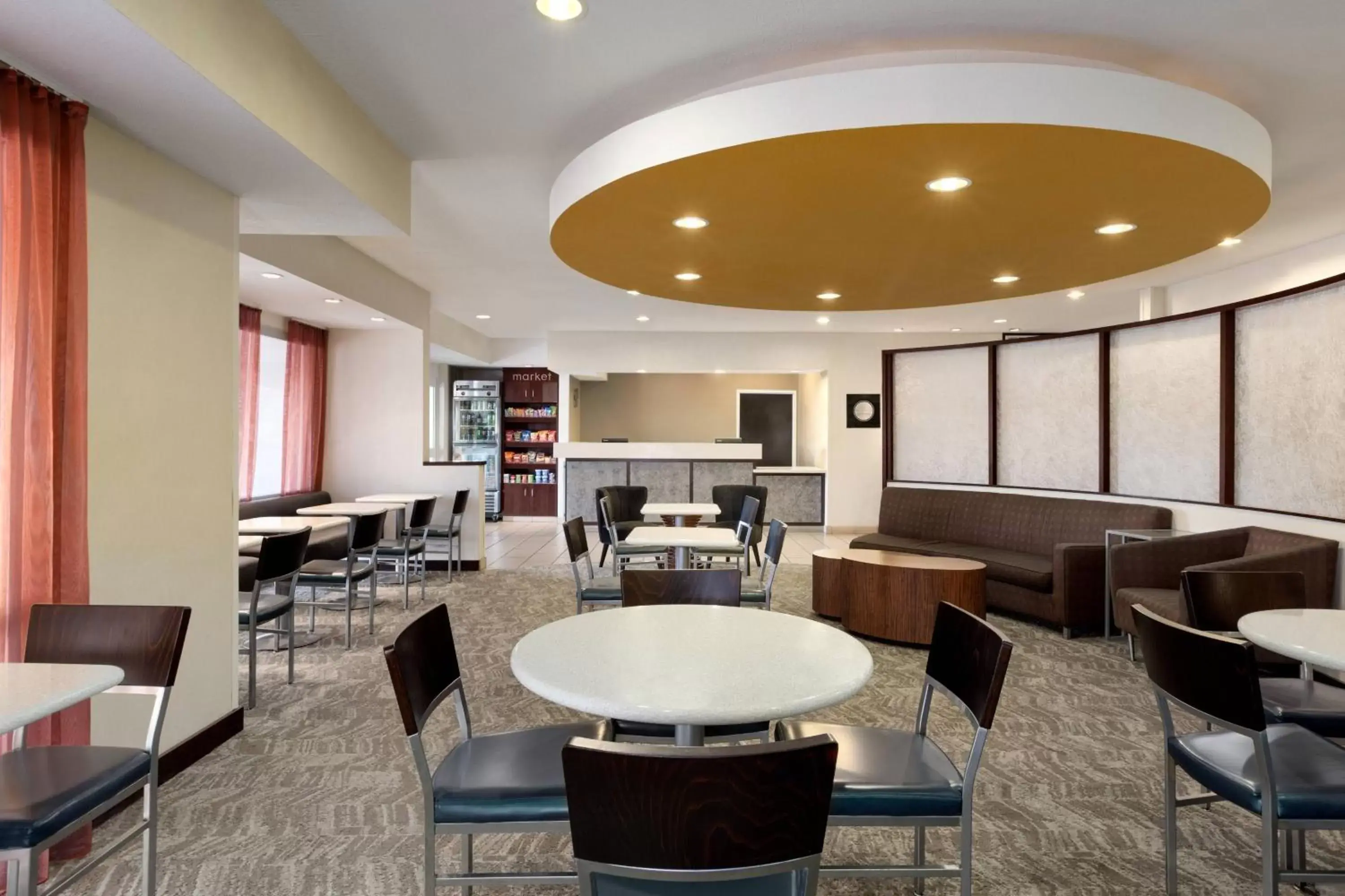 Lobby or reception, Lounge/Bar in SpringHill Suites Phoenix North