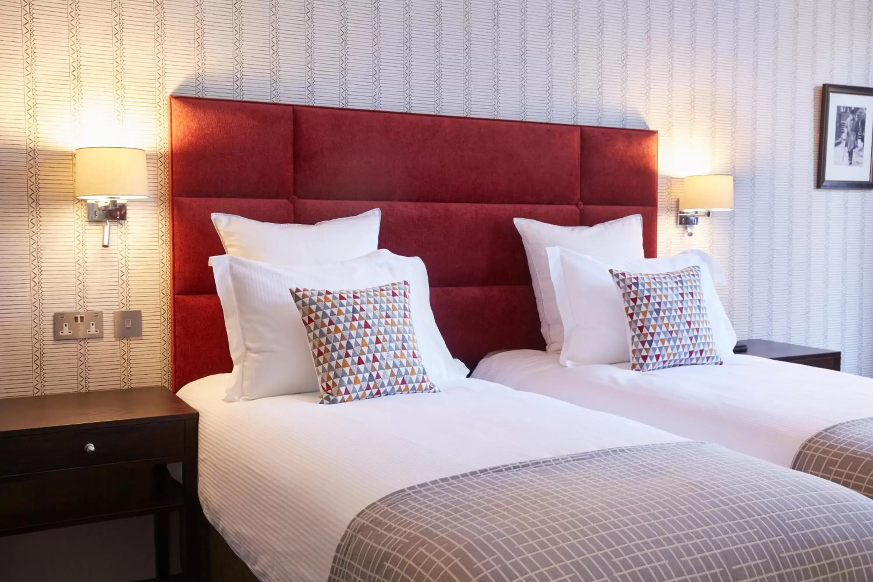 Bedroom, Bed in 54 Queen's Gate Hotel