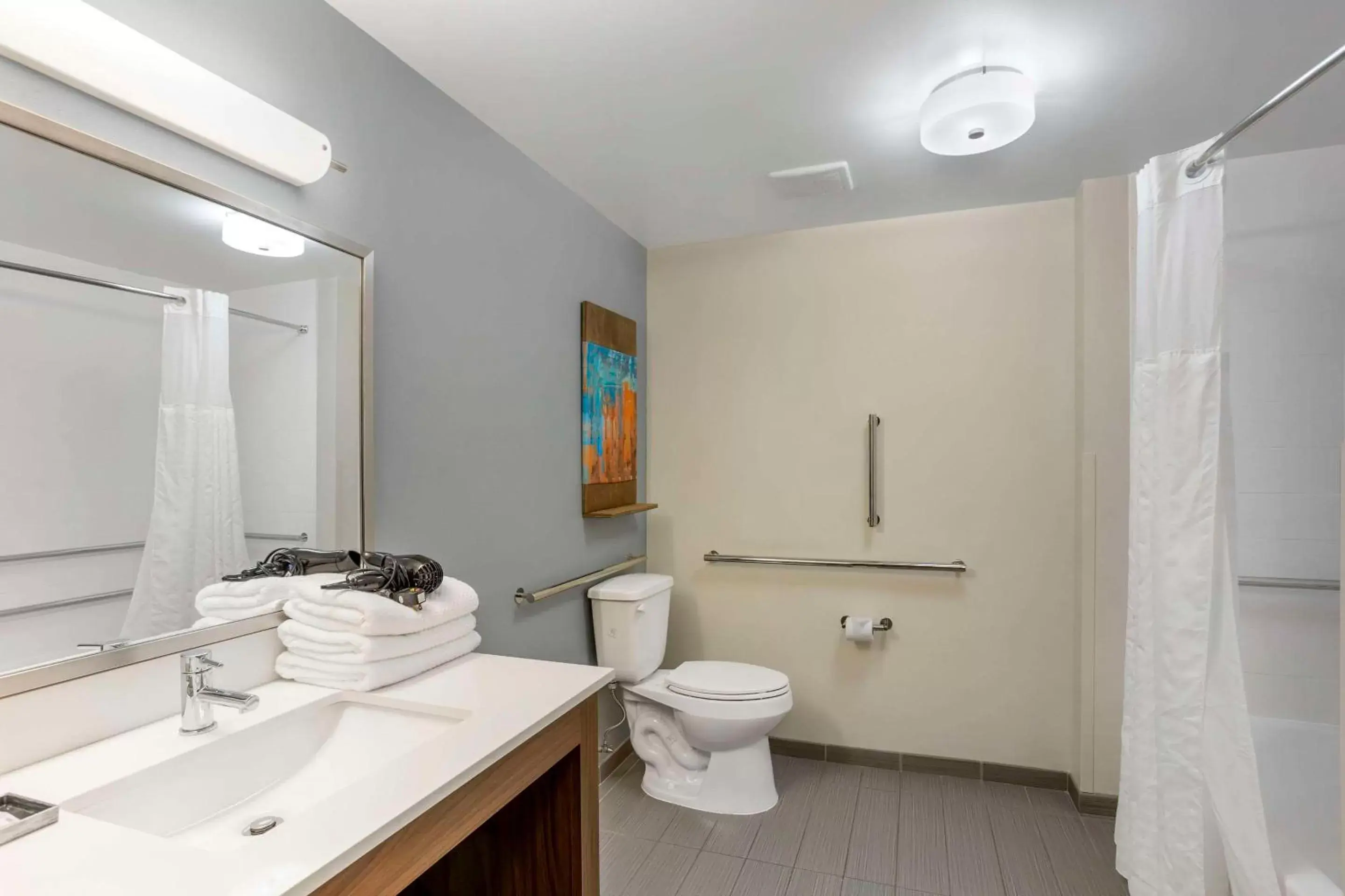 Bedroom, Bathroom in MainStay Suites North - Central York
