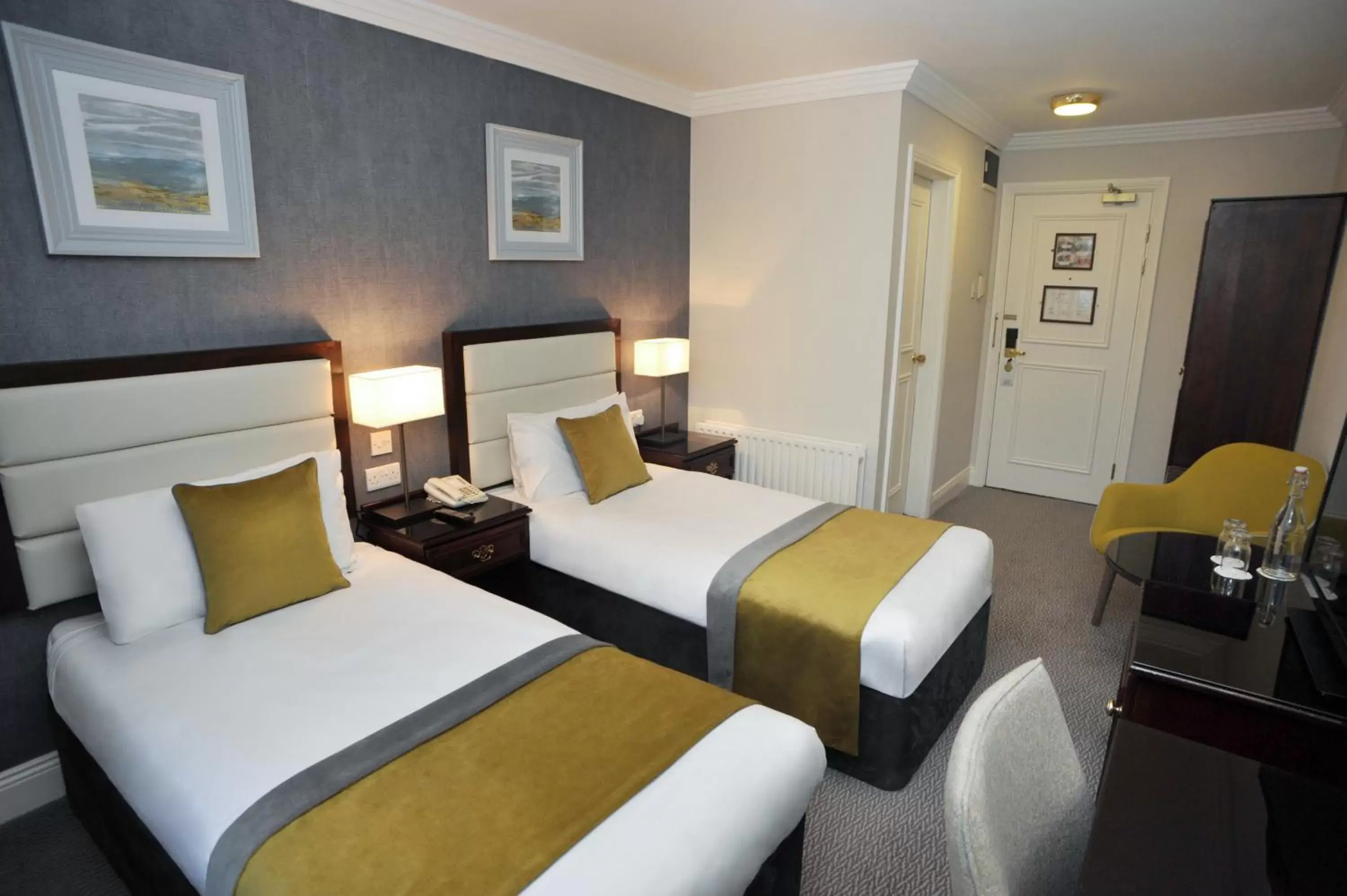 Standard Twin Room in Anner Hotel Standard Twin Room in Anner Hotel