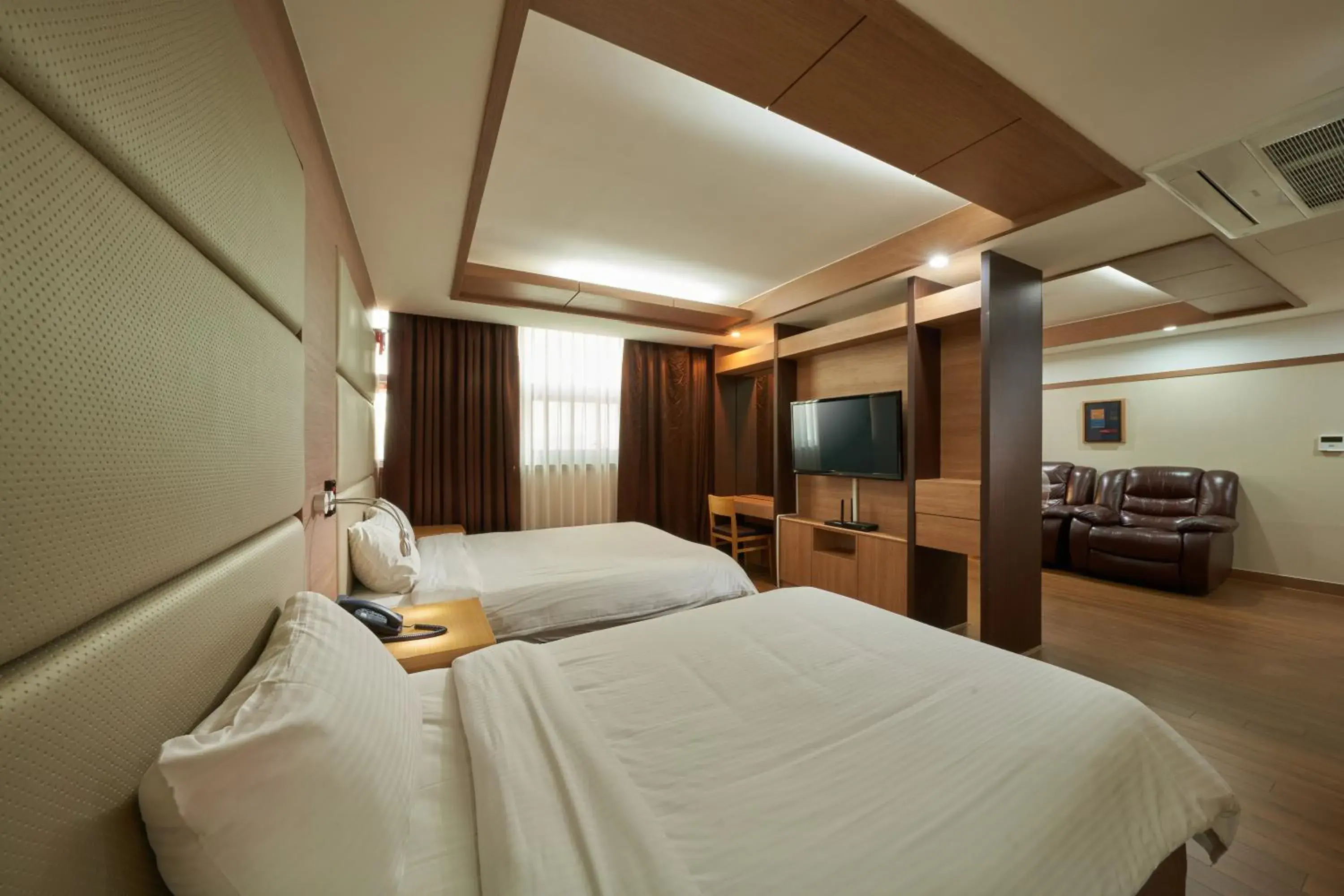Bed in Gyeongju GG Tourist Hotel
