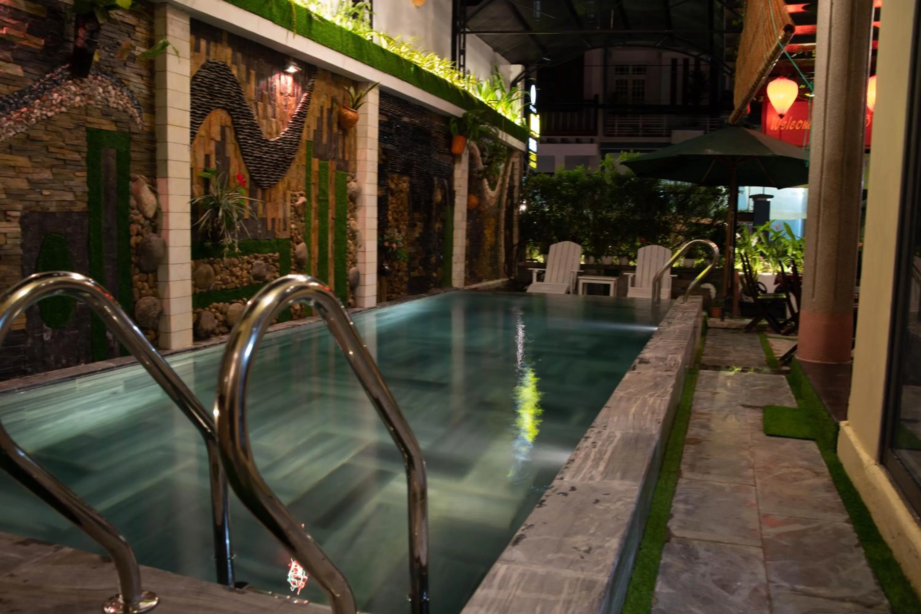 Swimming pool in Hoi An Ngo Homestay