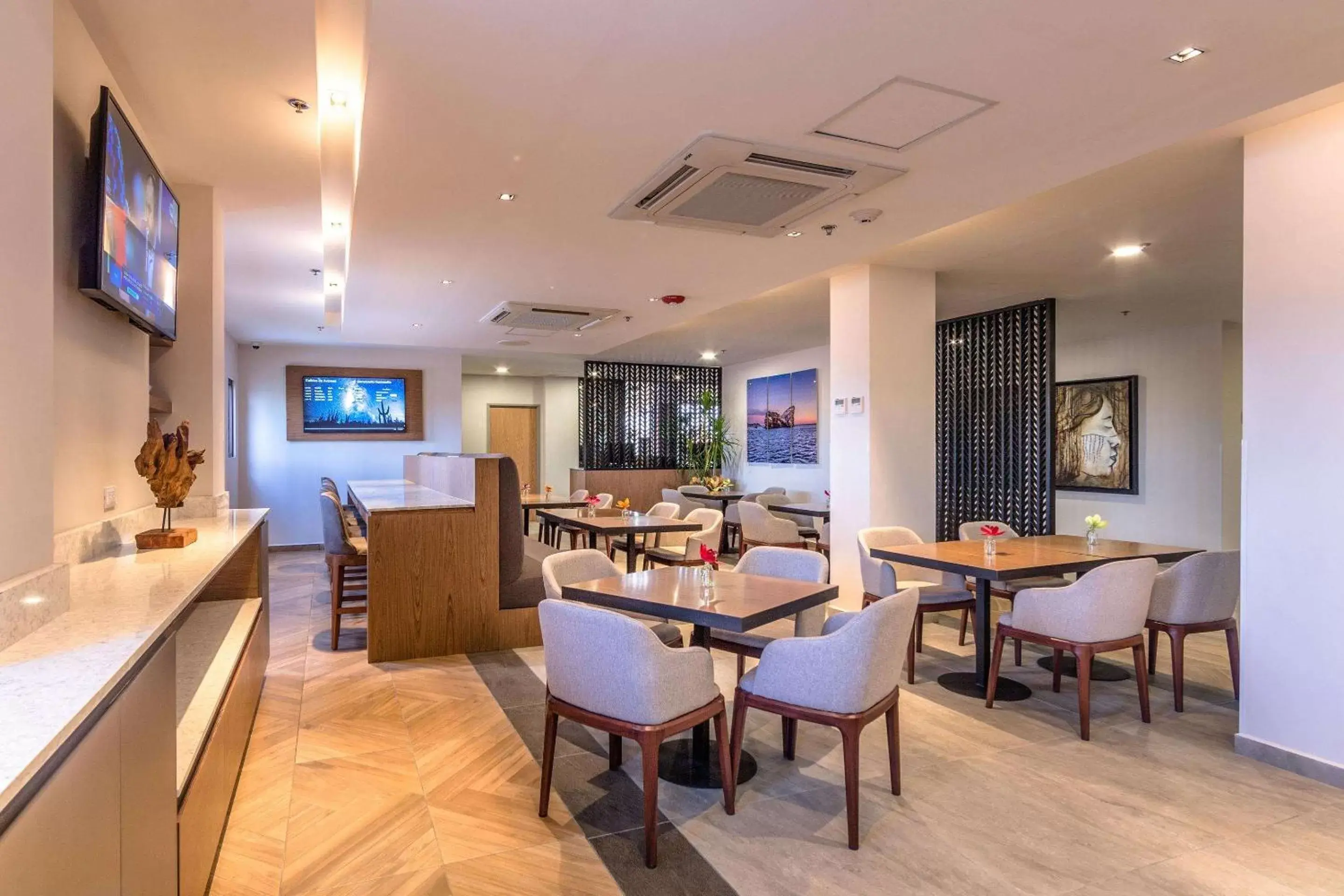 Restaurant/Places to Eat in Comfort Inn Hermosillo Aeropuerto