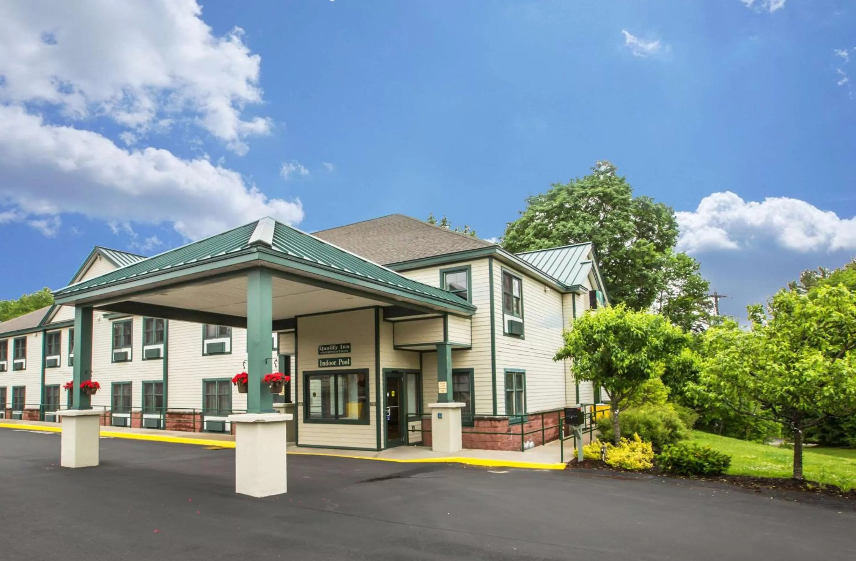 Econo Lodge Glens Falls - Lake George
