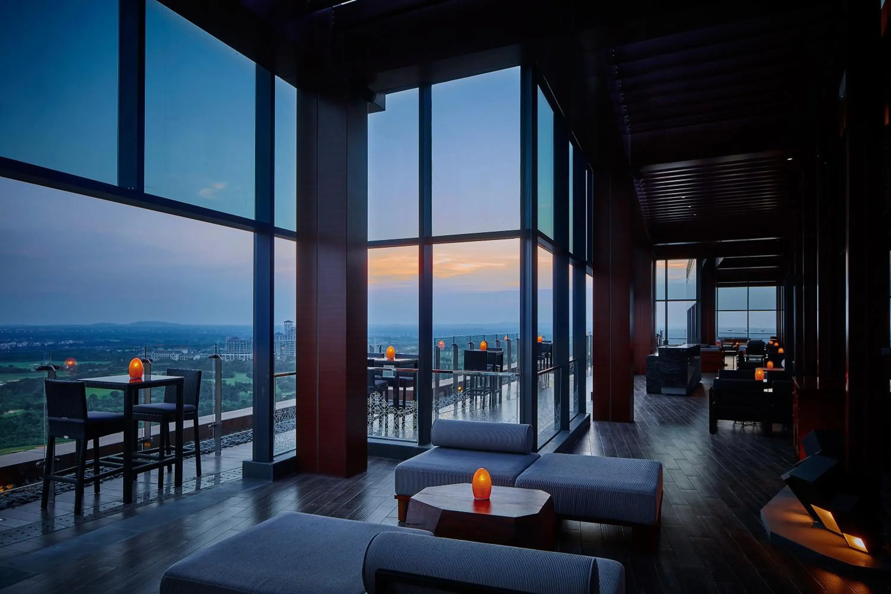 Lounge or bar in The Ritz-Carlton, Haikou