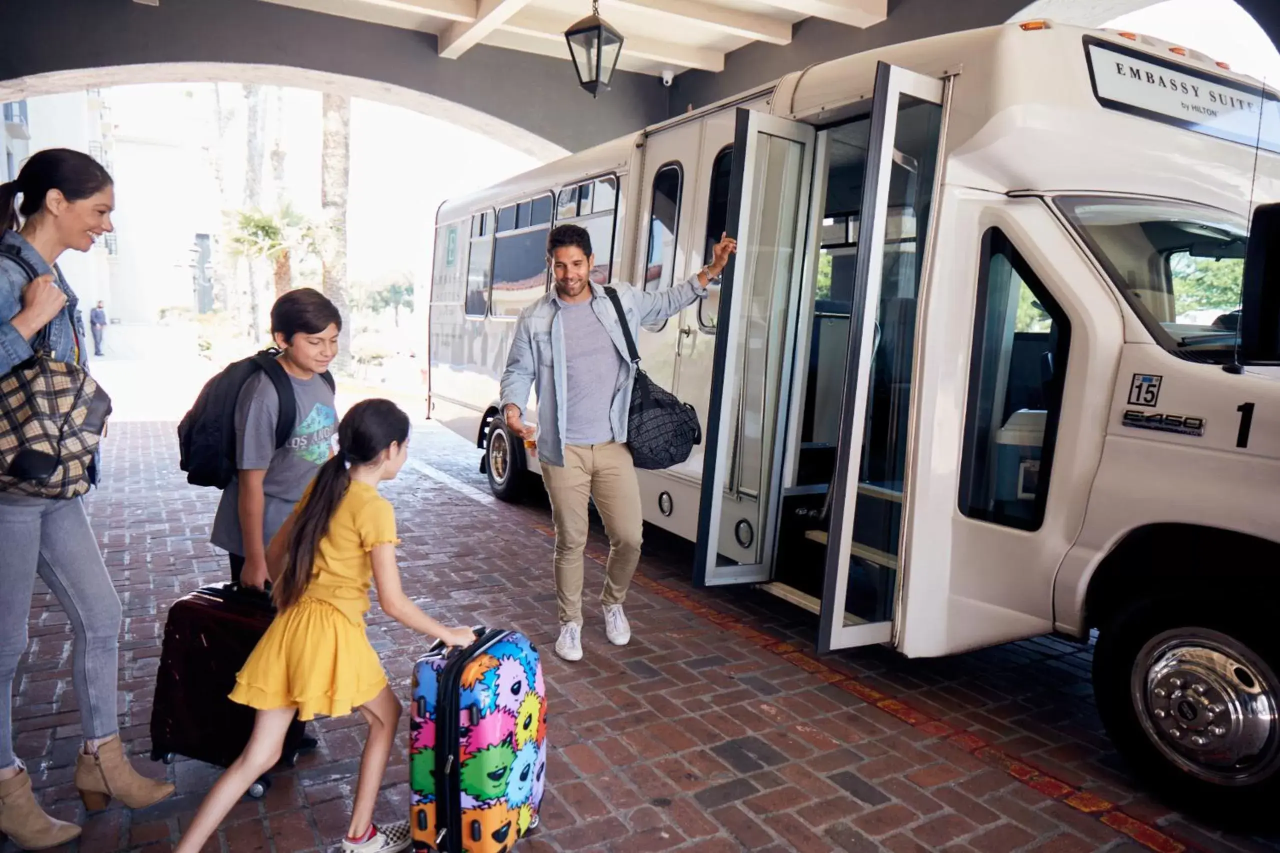 shuttle, Family in Embassy Suites by Hilton Los Angeles International Airport South