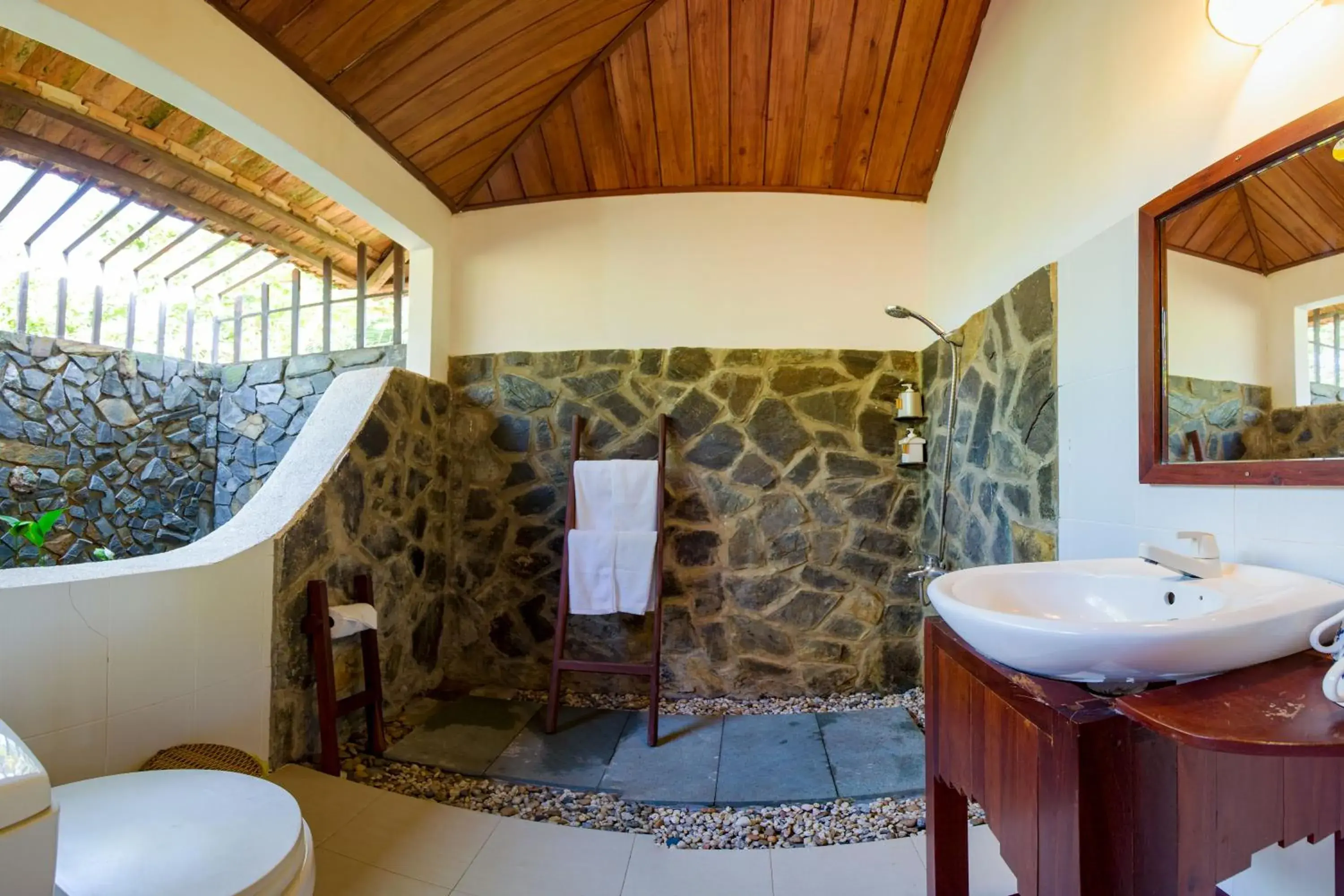 Bathroom in Thanh Kieu Beach Resort