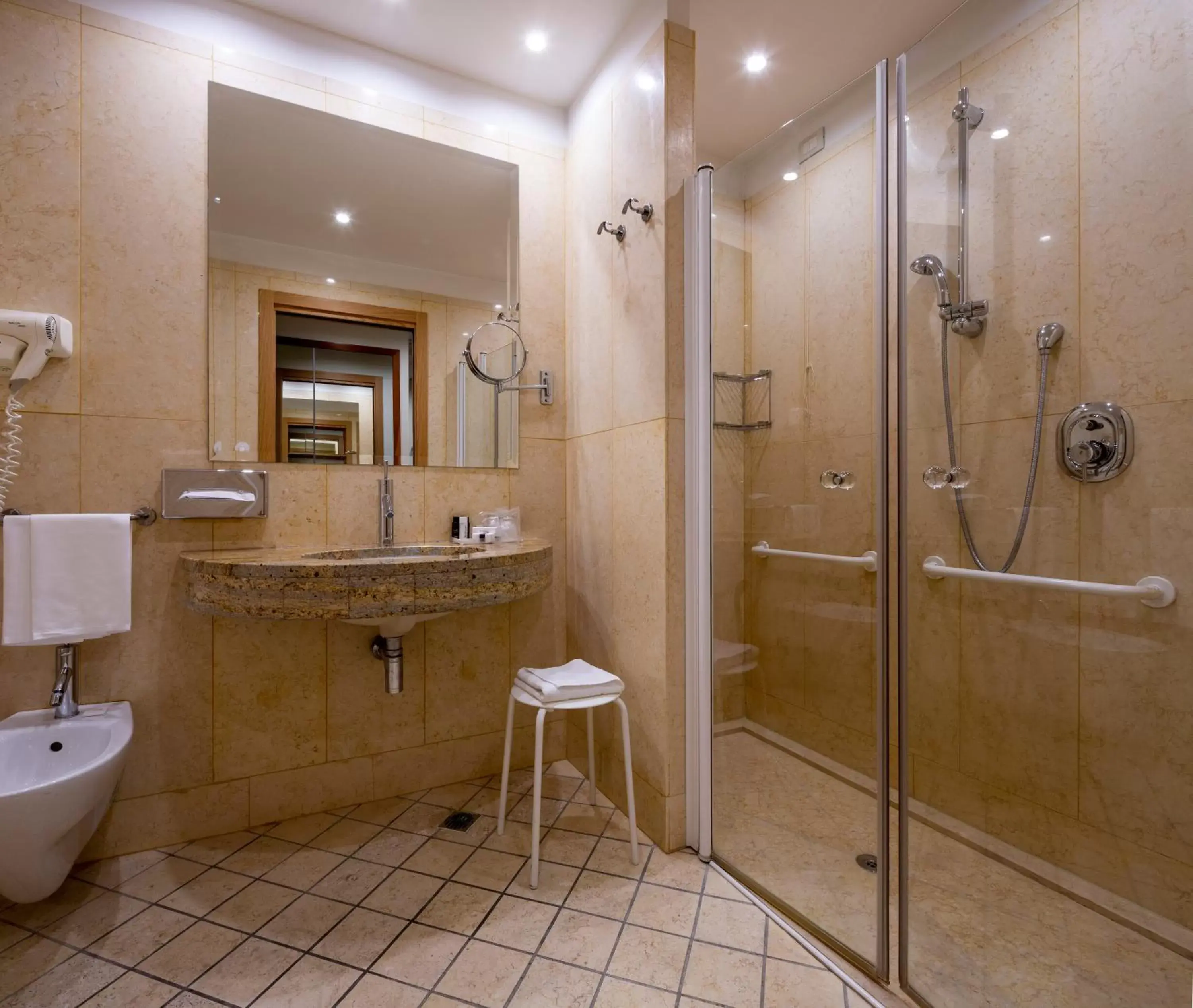 Bathroom in Crowne Plaza Padova, an IHG Hotel