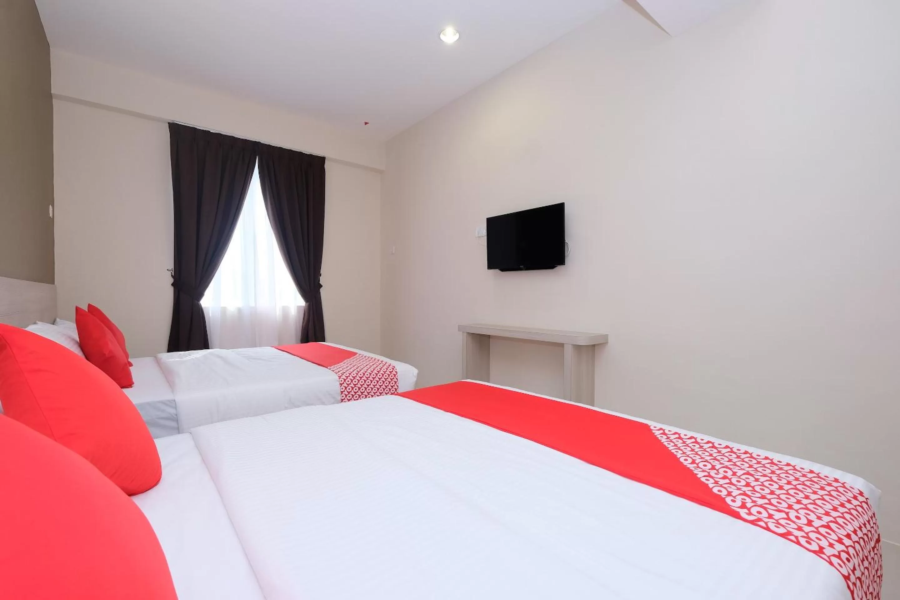 Bedroom, Bed in Super OYO 43935 Mancalin Hotel