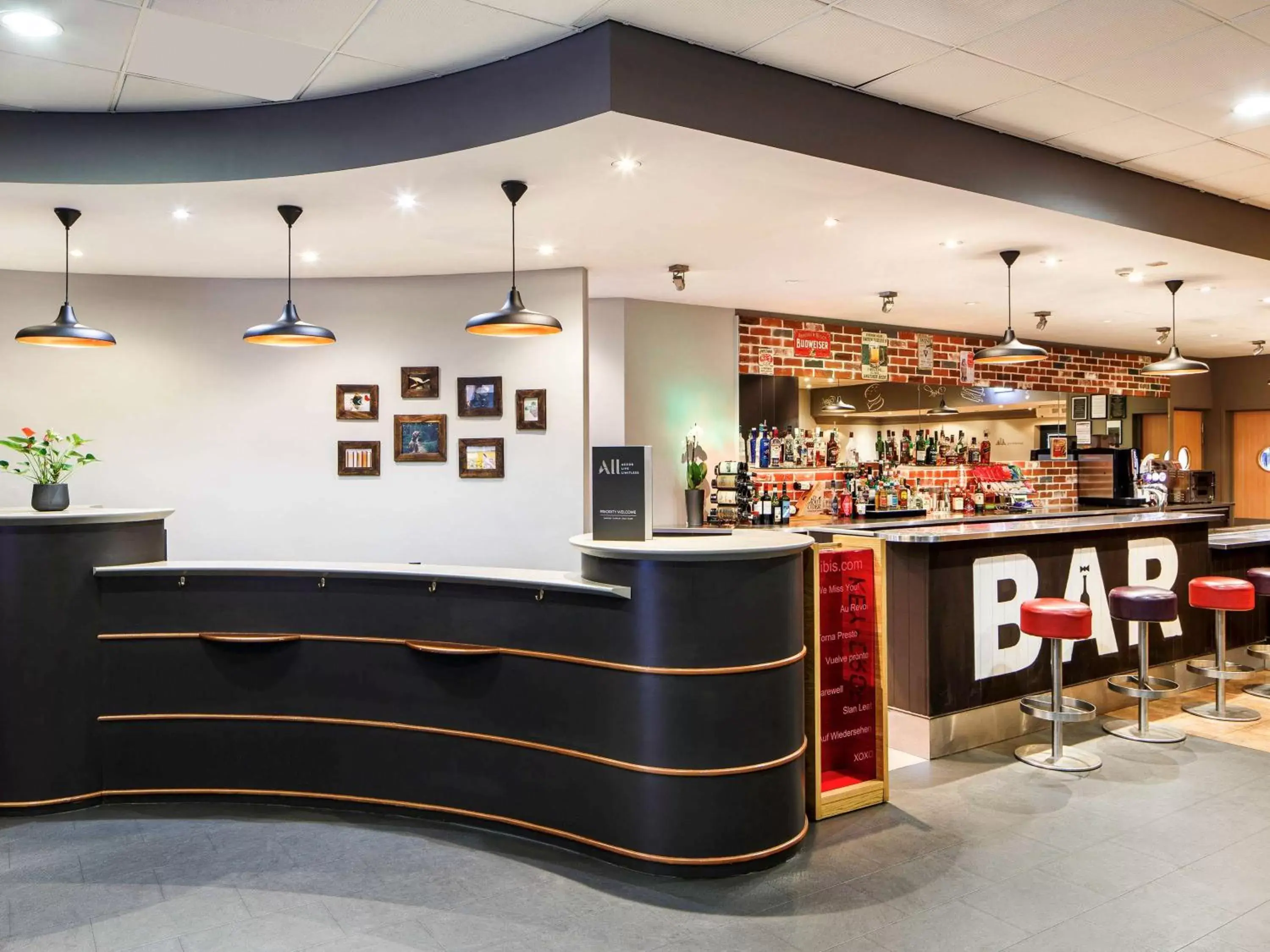 Lounge or bar, Lounge/Bar in ibis Hotel Northampton Centre