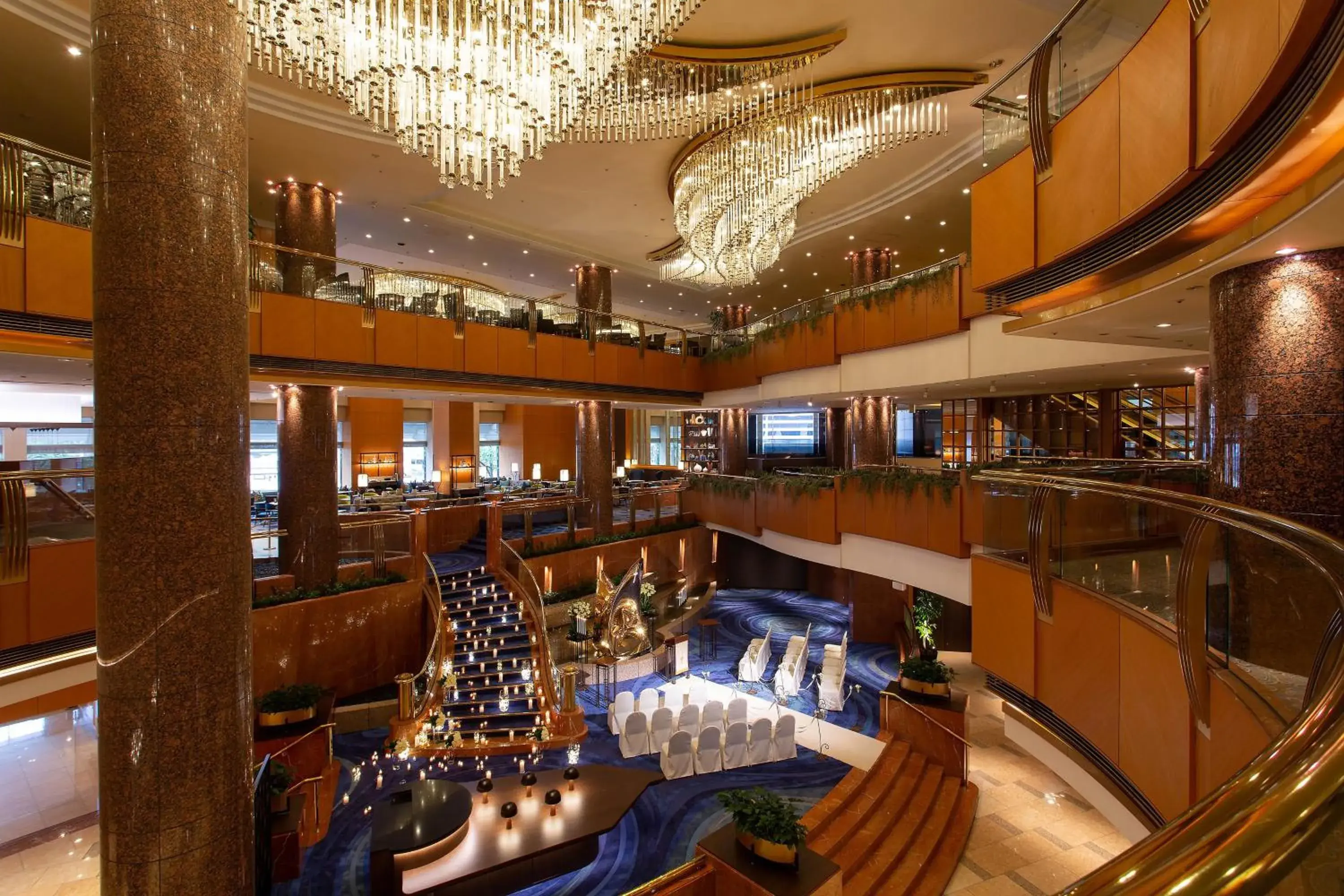 Lobby or reception in Yokohama Bay Sheraton Hotel and Towers