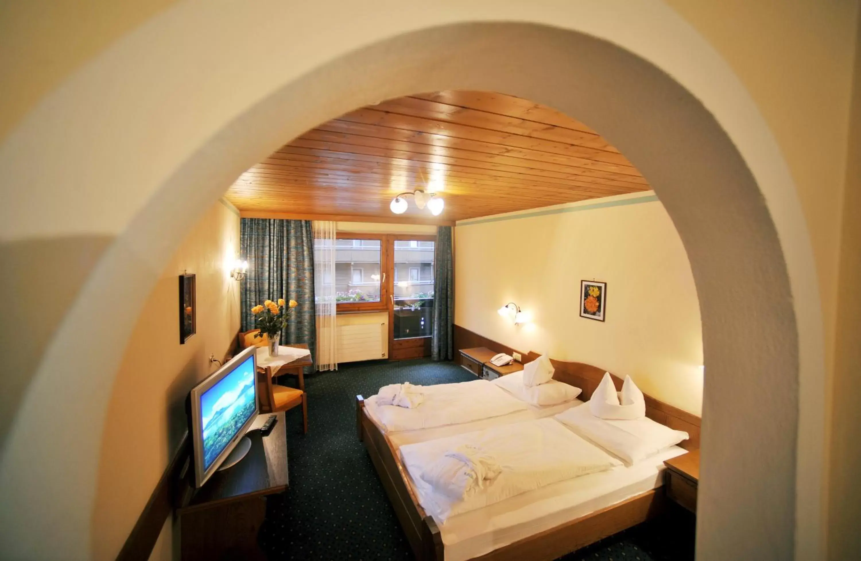 Bed in Thermal-Badhotel Kirchler