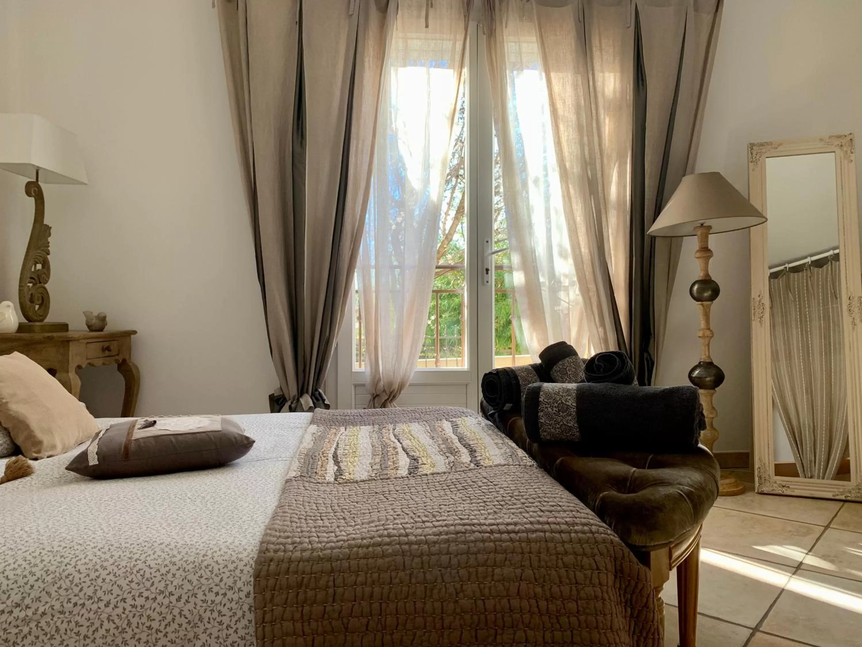 Bed in Chambre fiora