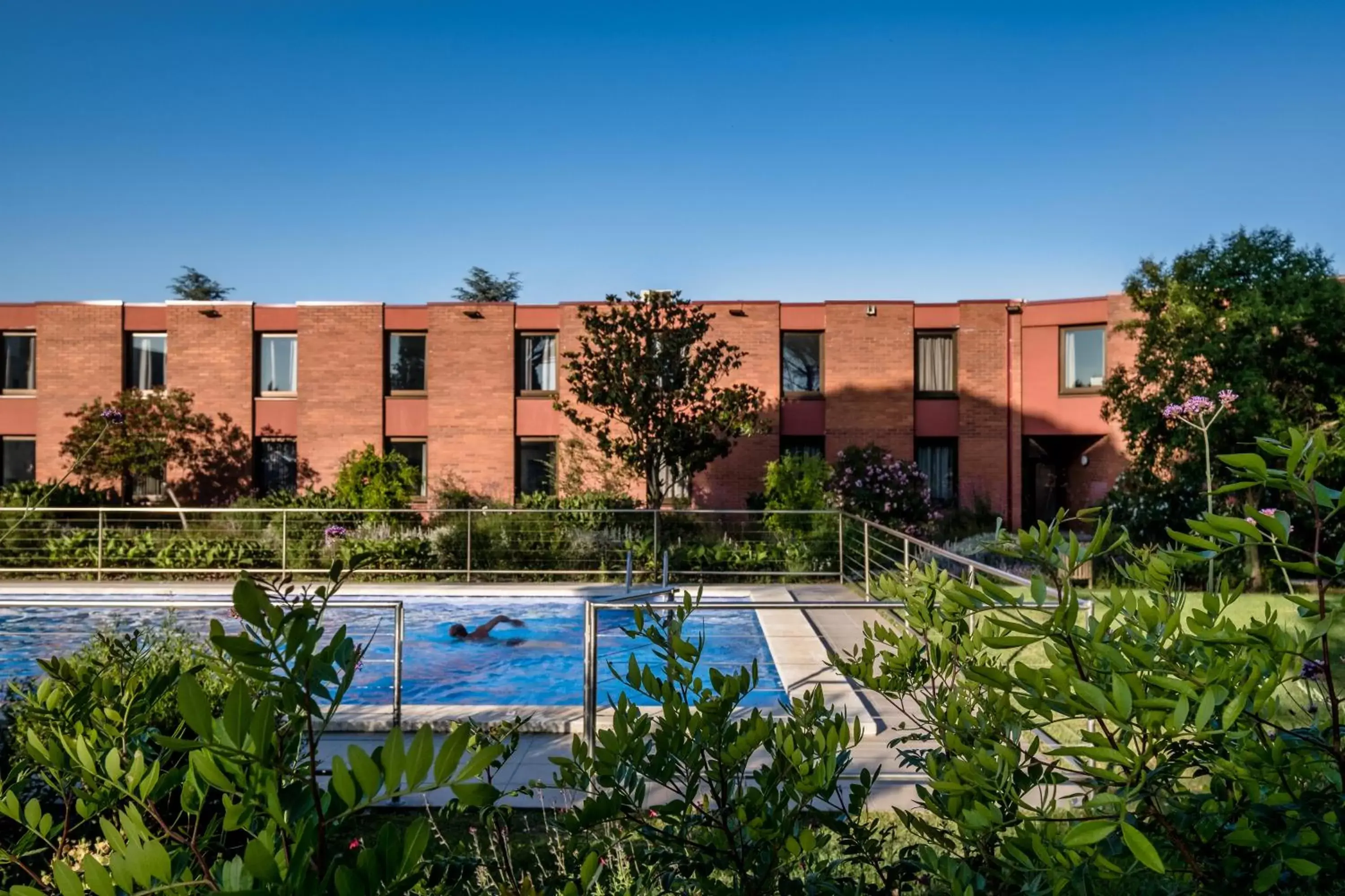 Property building, Swimming Pool in Hotel Eden Park by Brava Hoteles