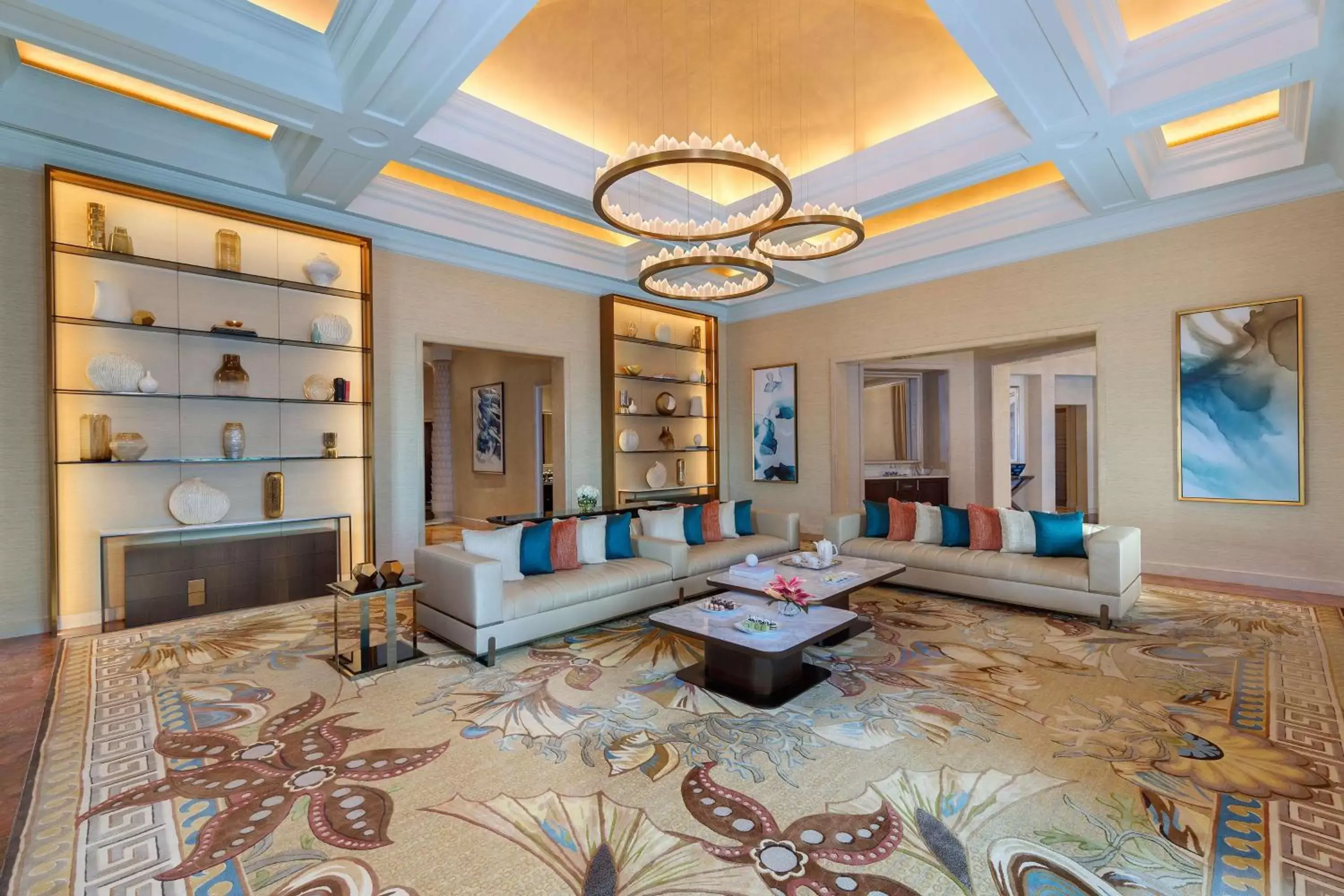 Bedroom, Seating Area in Atlantis, The Palm