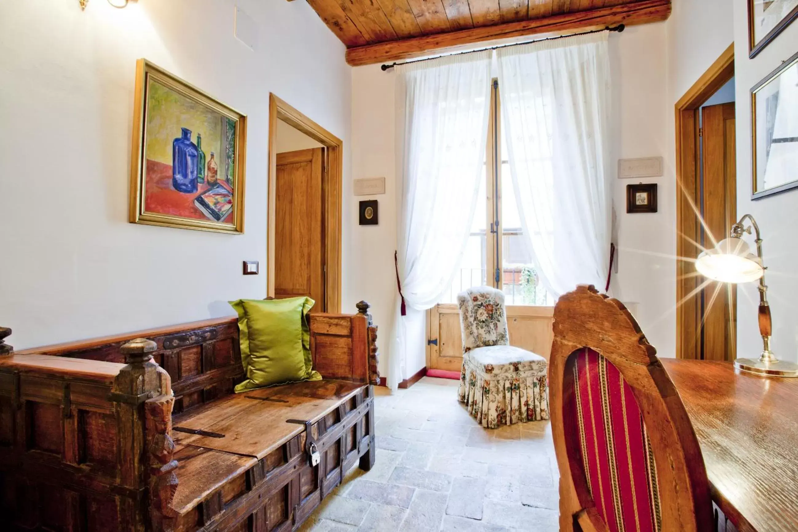 Library, Seating Area in B&B Il Marchese Del Grillo