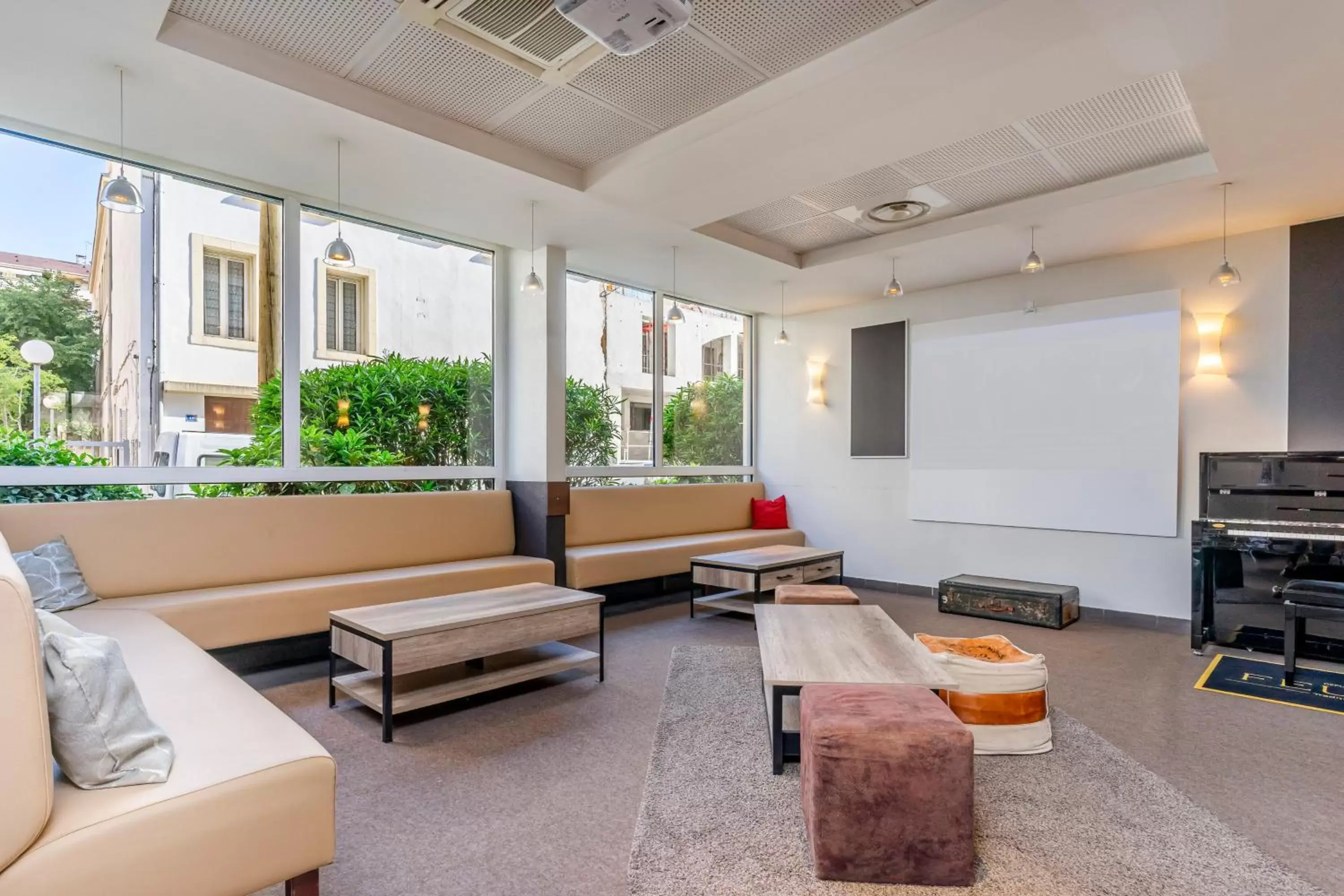 Lobby or reception, Seating Area in B&B HOTEL Marseille Prado Parc des Expositions