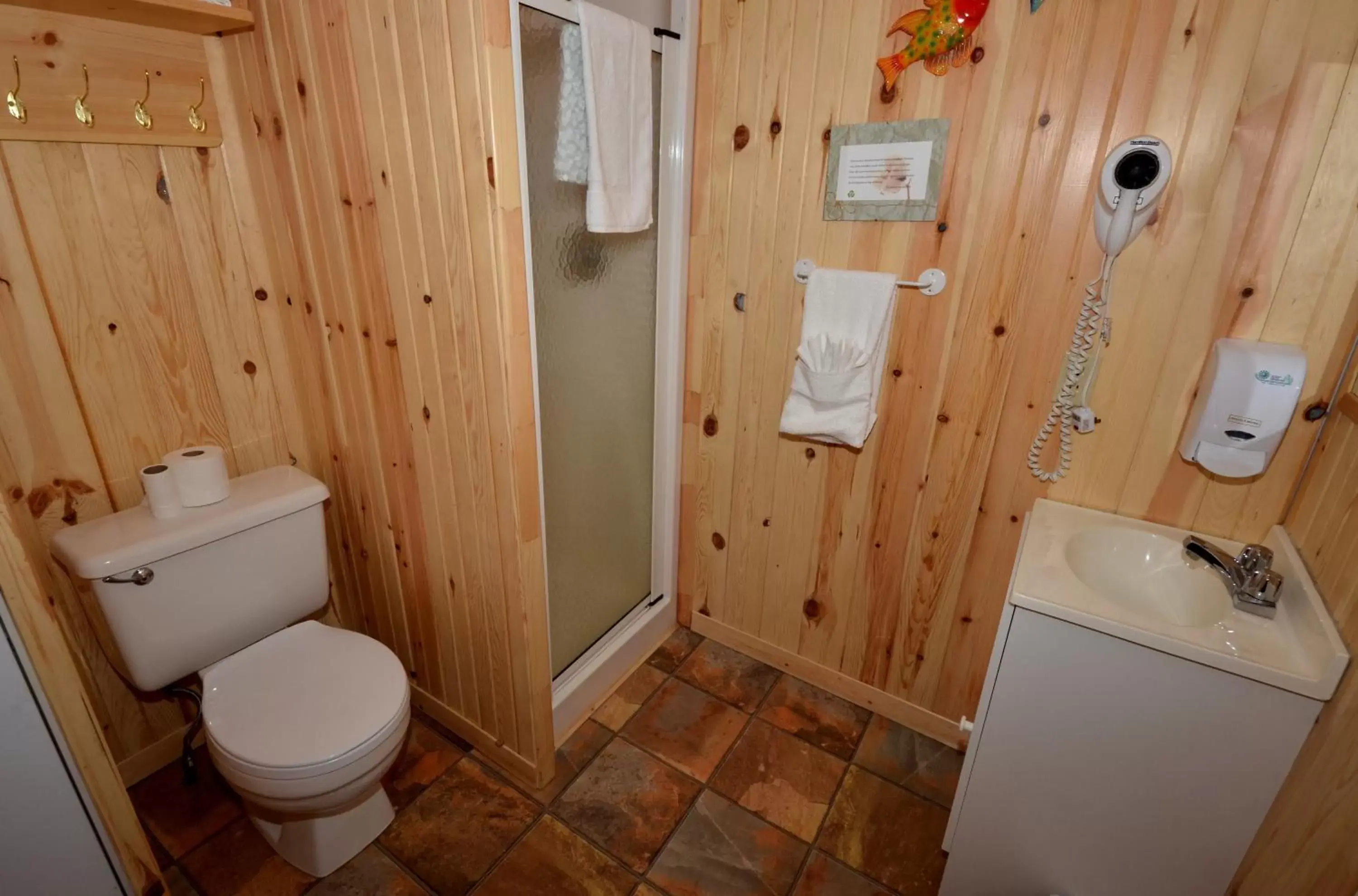 Shower, Bathroom in Centre de Vacances 5 Étoiles Family Resort