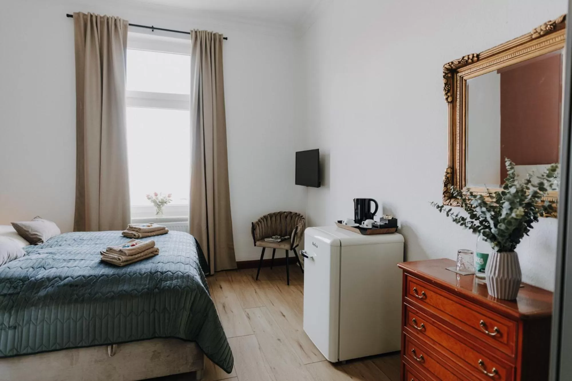 Photo of the whole room, Bed in Hotel Villa Ems