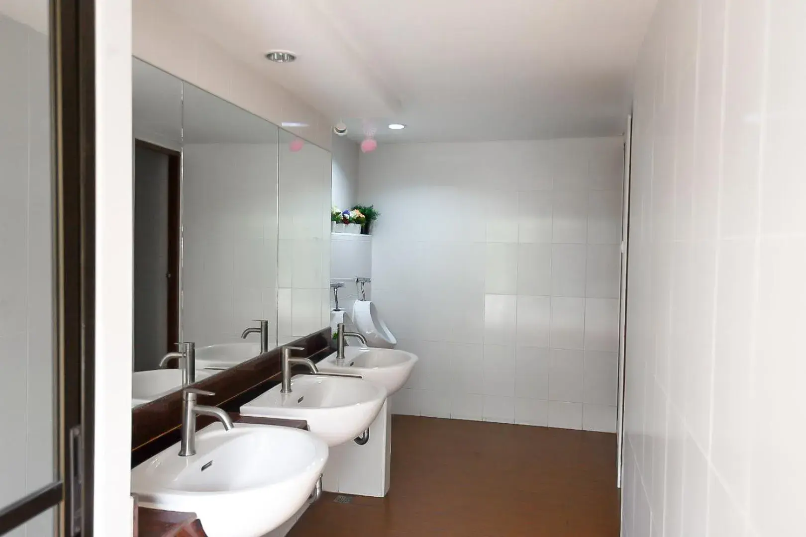 Toilet, Bathroom in Pattaya Hiso Hotel