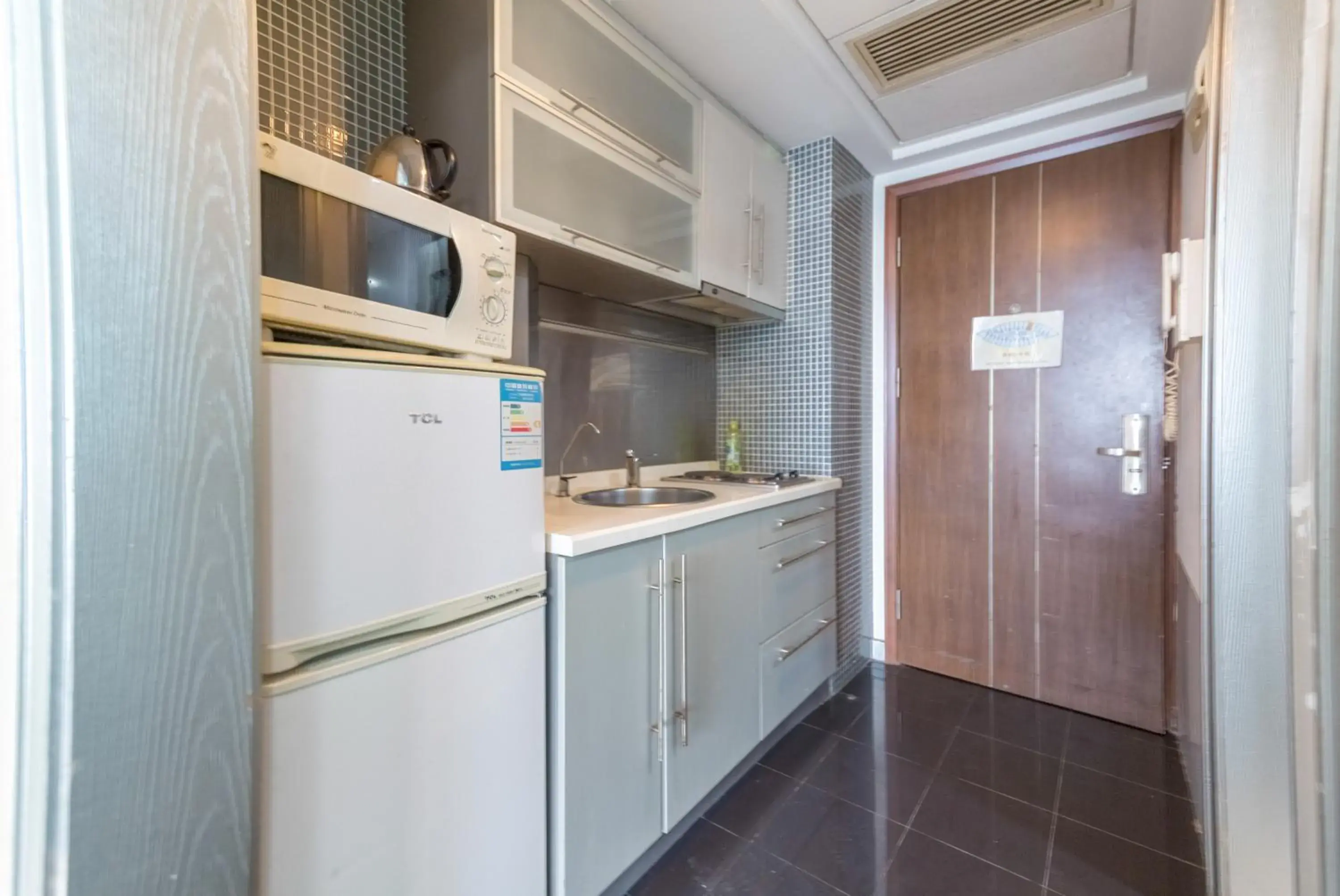 Kitchen or kitchenette, Kitchen/Kitchenette in Shanghai Jiarong Hotel Apartment