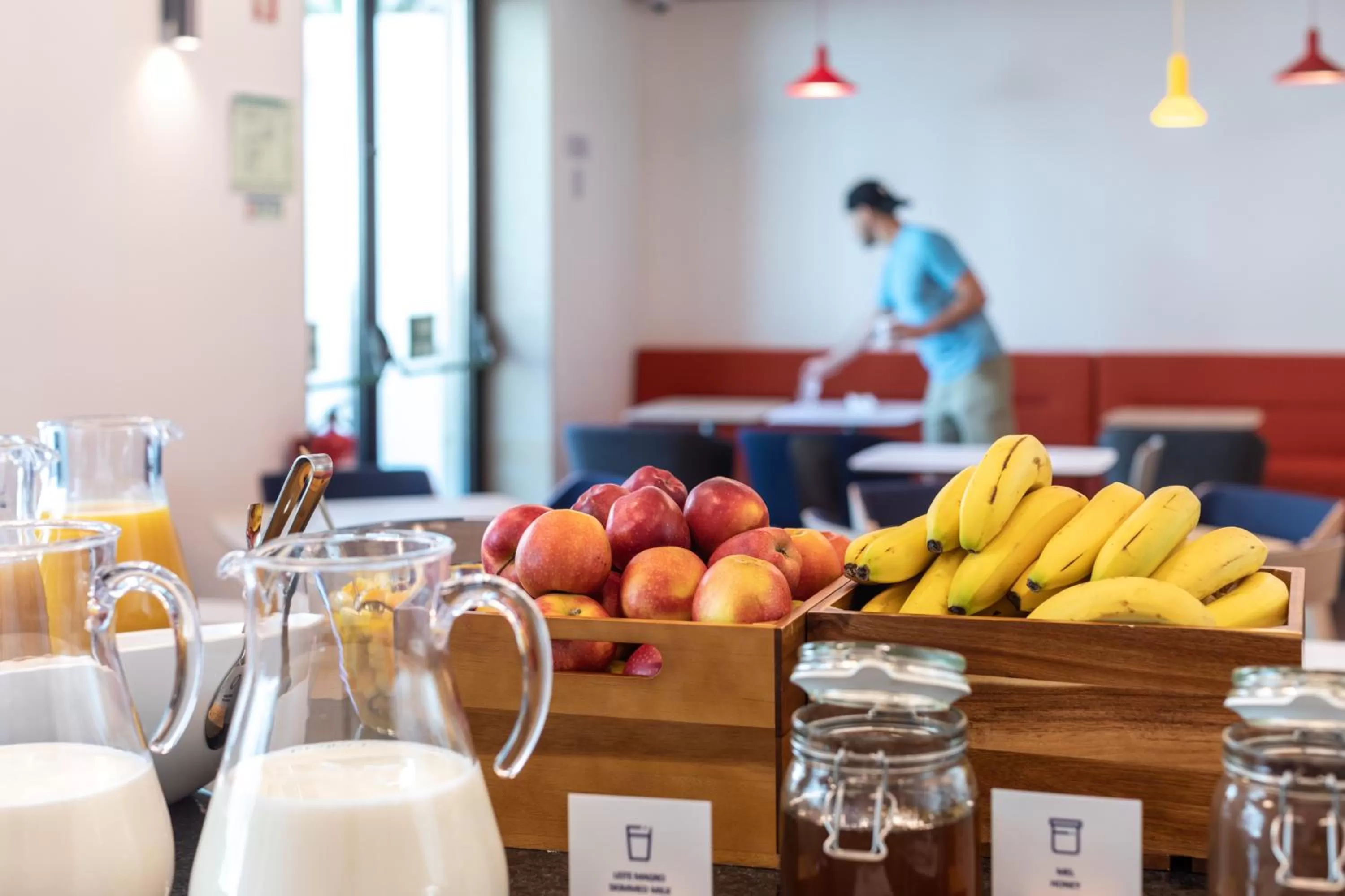 Restaurant/places to eat in Holiday Inn Express - Lisbon - Plaza Saldanha by IHG