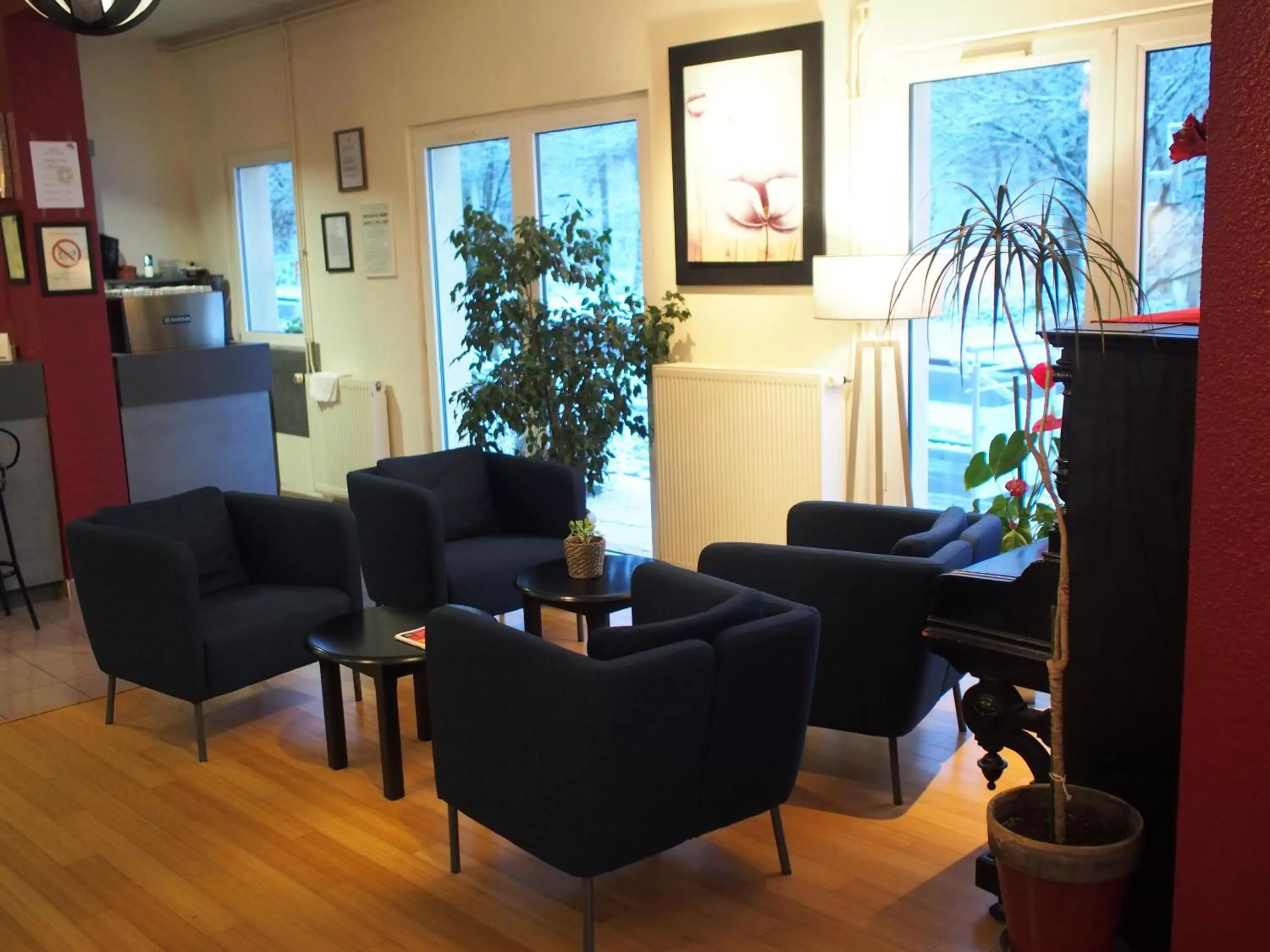 Living room, Lobby/Reception in The Originals City, Hôtel Aster, Saint-Avold Nord (Inter-Hotel)