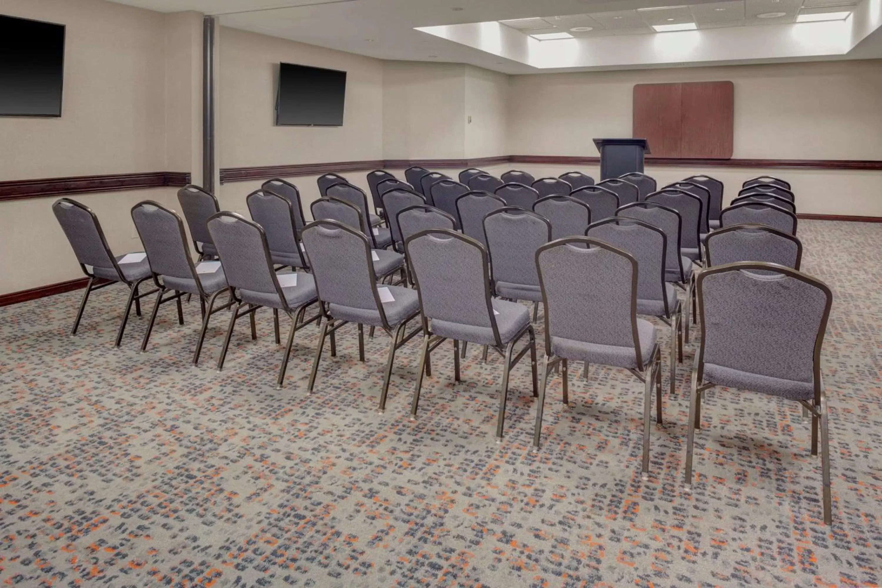 Meeting/conference room in DoubleTree Suites by Hilton Dayton/Miamisburg